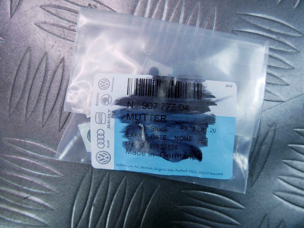 Klip nakrętka zaciskowa N90777704 NOWE OEM 10szt VW AUDI SKODA