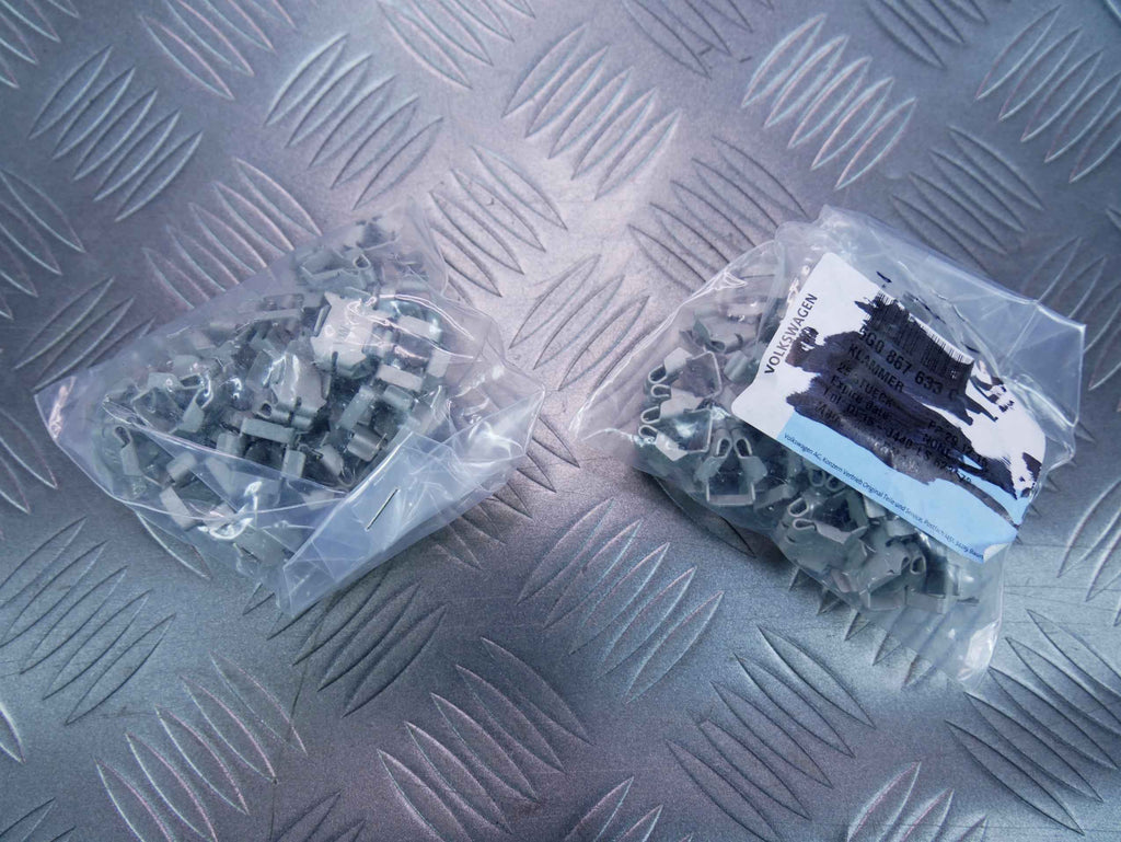 Klamra klip spinka tapicerki NOWA OEM 25szt 5G0867633 VW AUDI SKODA