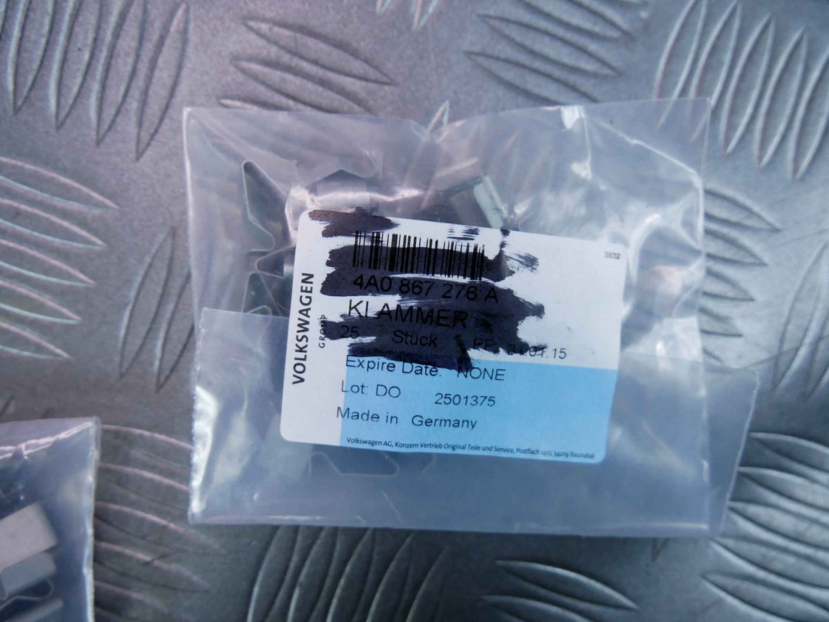 Klamra klip spinka tapicerki NOWA OEM 25szt 4A0867276A VW AUDI SKODA