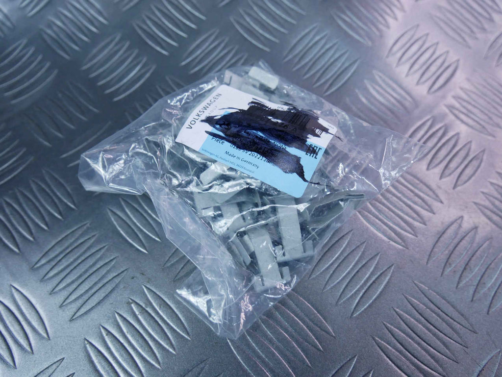 Klamra klip spinka tapicerki NOWA OEM 25szt 5NA867276A VW AUDI SKODA