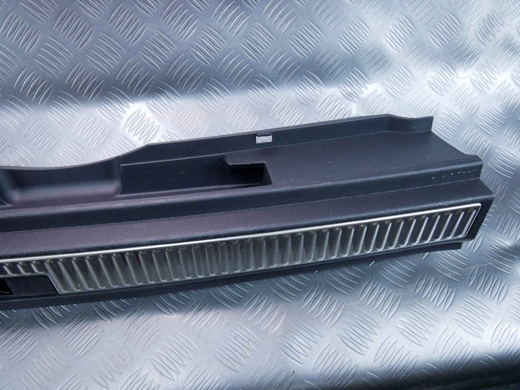 Osłona krawędzi bagażnika 3V9863459 SKODA SUPERB III KOMBI
