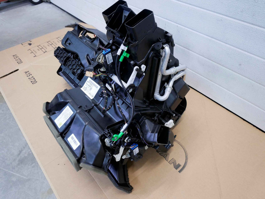 Nagrzewnica kompletna 5QB820005B SKODA SUPERB III