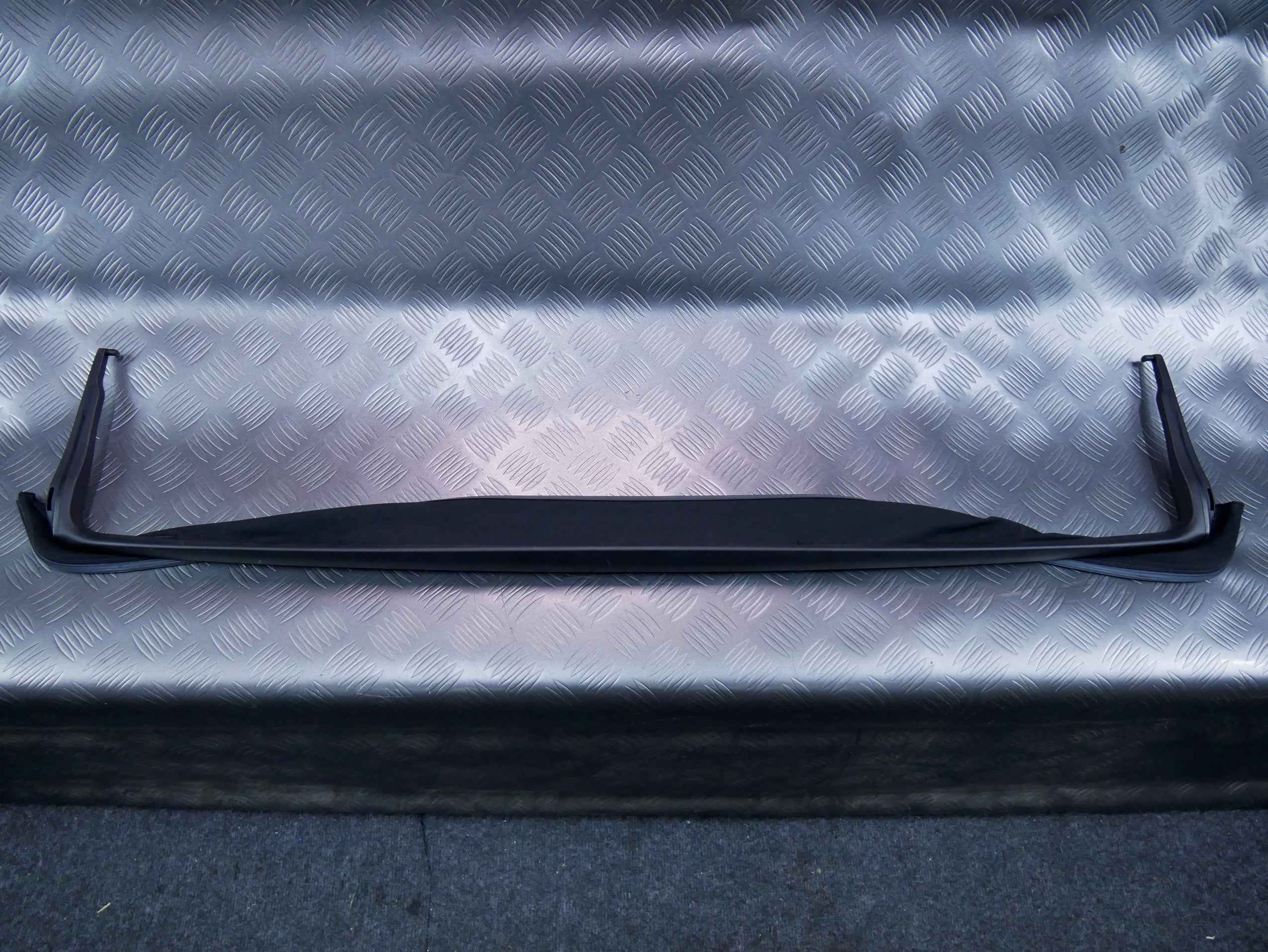 Spoiler owiewka szyberdachu 3G5877651 SKODA SUPERB III