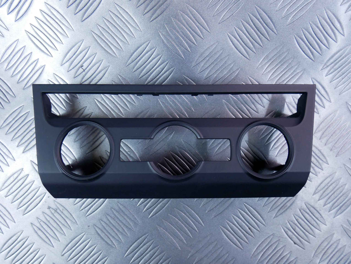 Ramka panelu klimatyzacji 3V0820075 SKODA SUPERB III