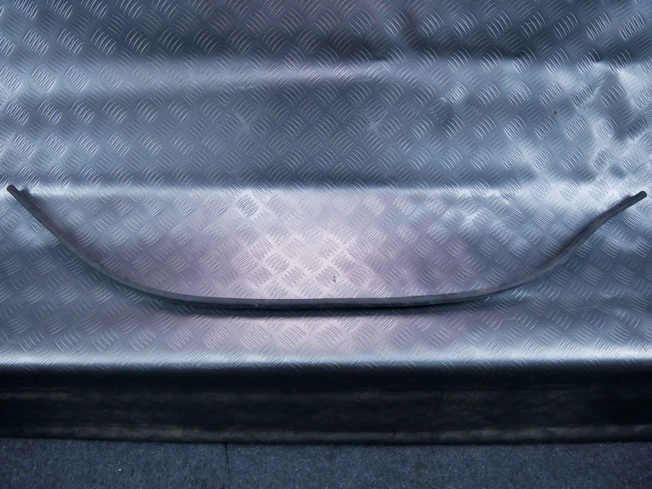 Uszczelka podszybia maski 3V0823723 SKODA SUEPRB III 3V0