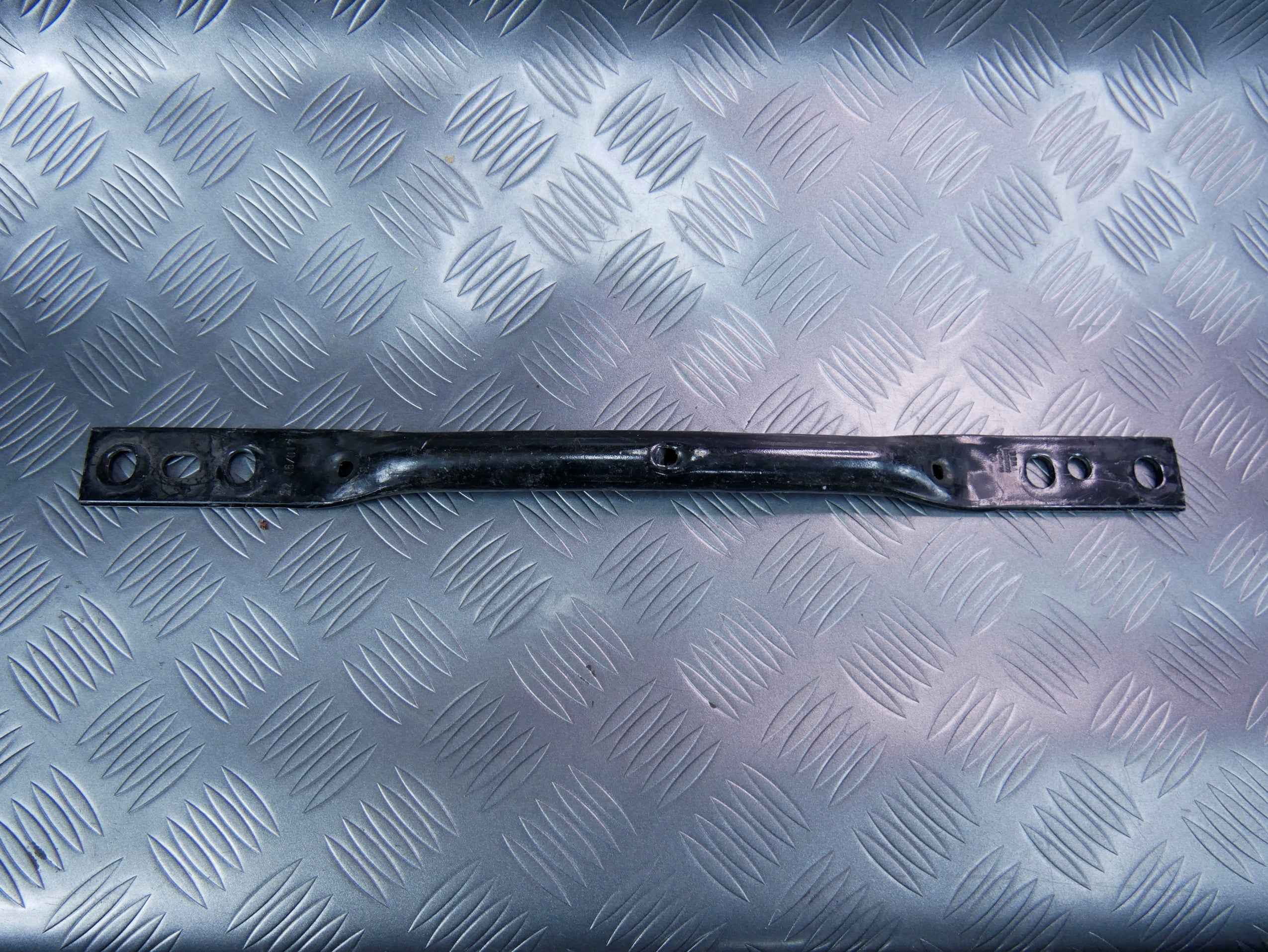 Wspornik wzmocnienie tunelu 5Q0802128 SKODA SUPERB III