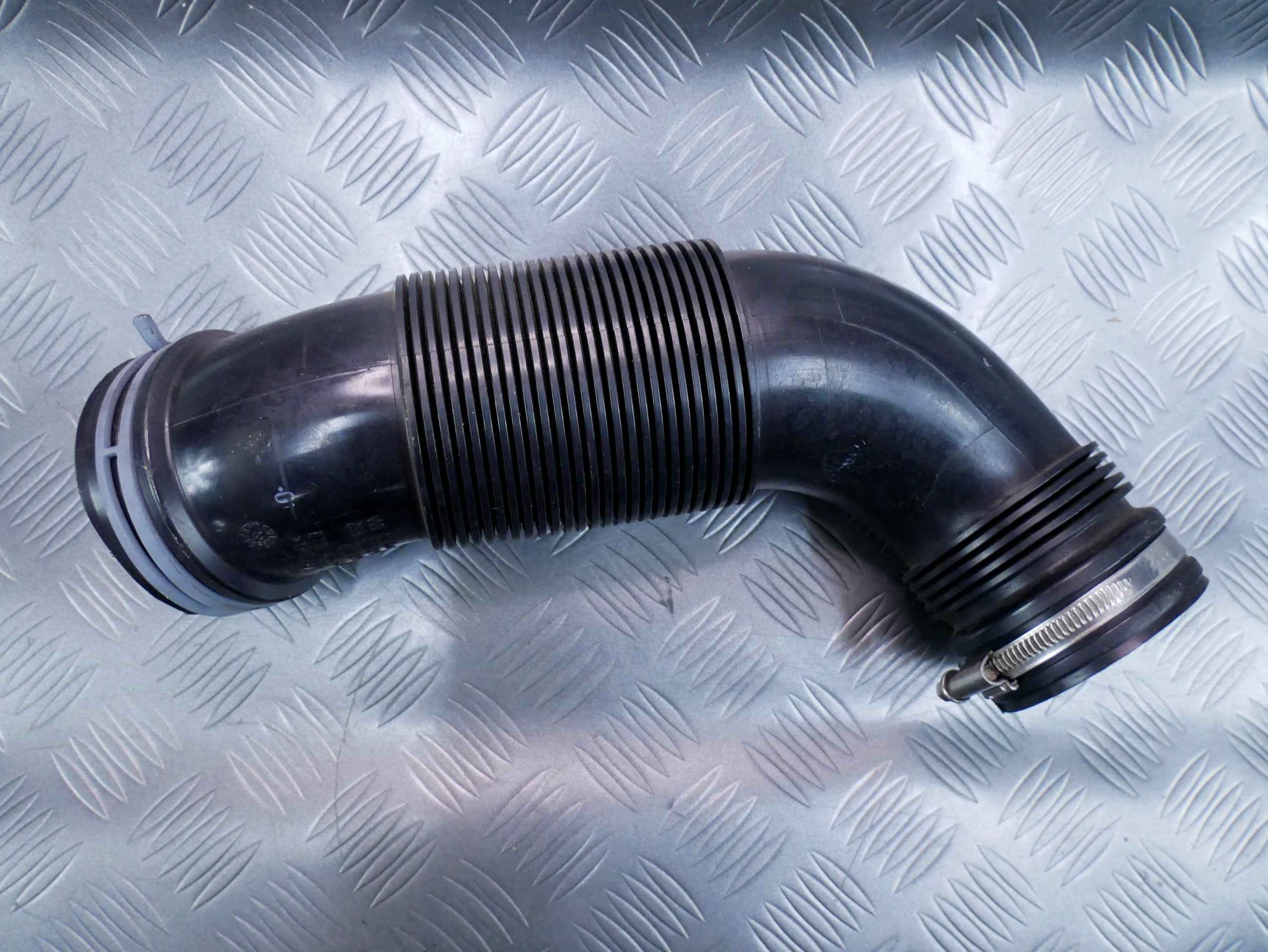 Rura wąż powietrza 5Q0129654P SKODA SUPERB III 1.8 TSI