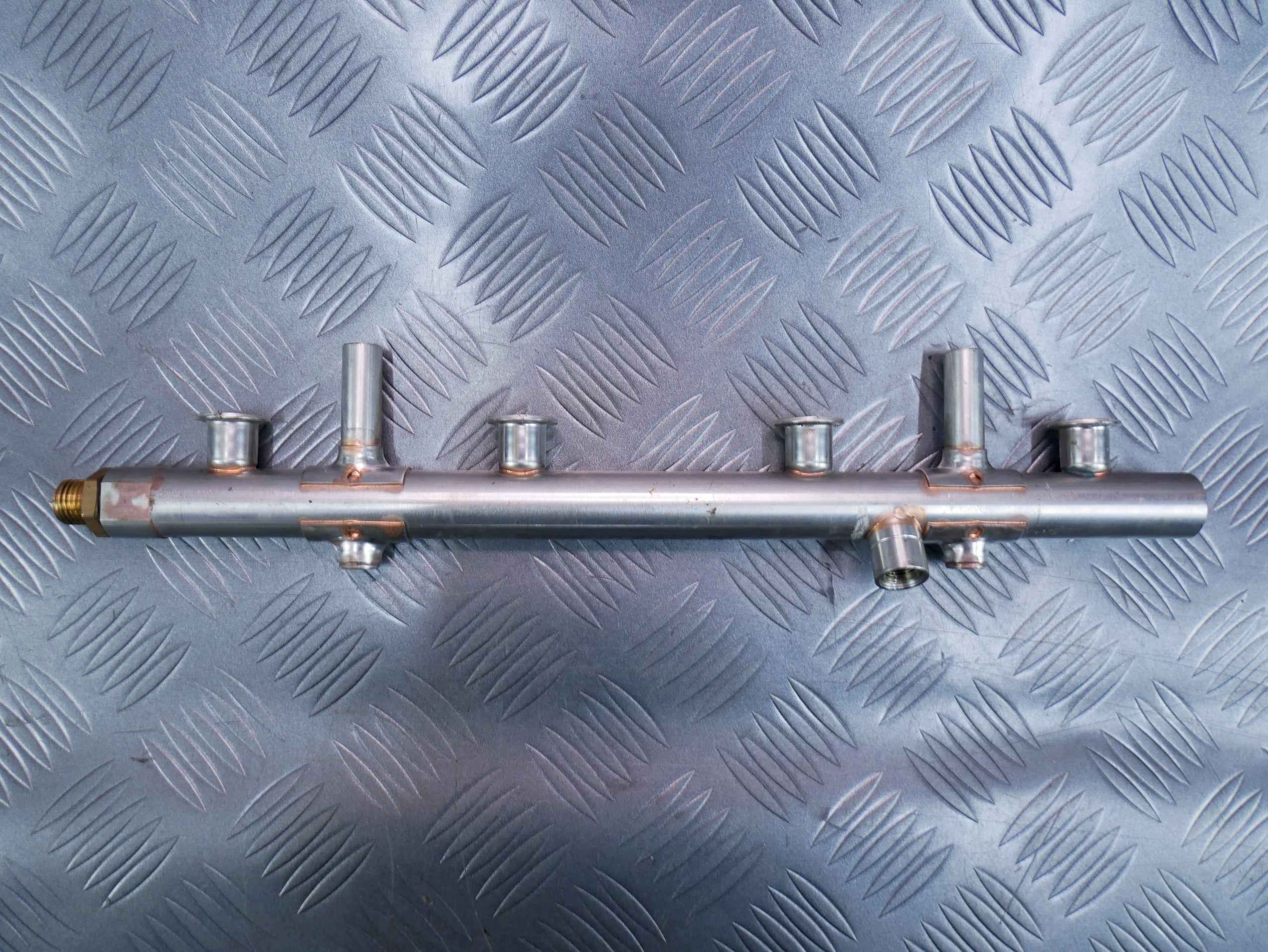 Listwa wtryskowa 06K133317G SKODA SUPERB III 1.8 TSI