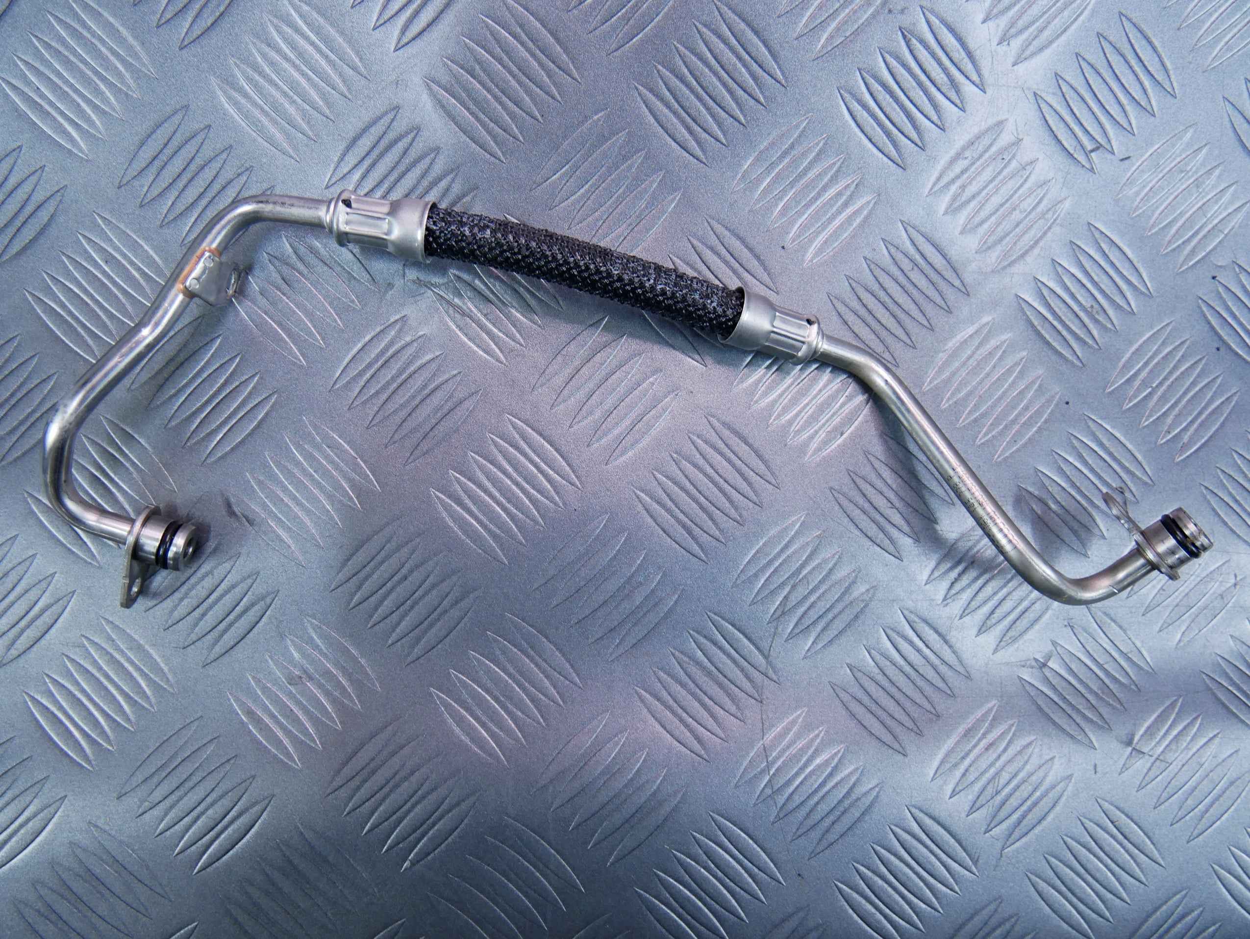 Rurka przewód olejowy 06K145778P SKODA SUPERB III 1.8 TSI