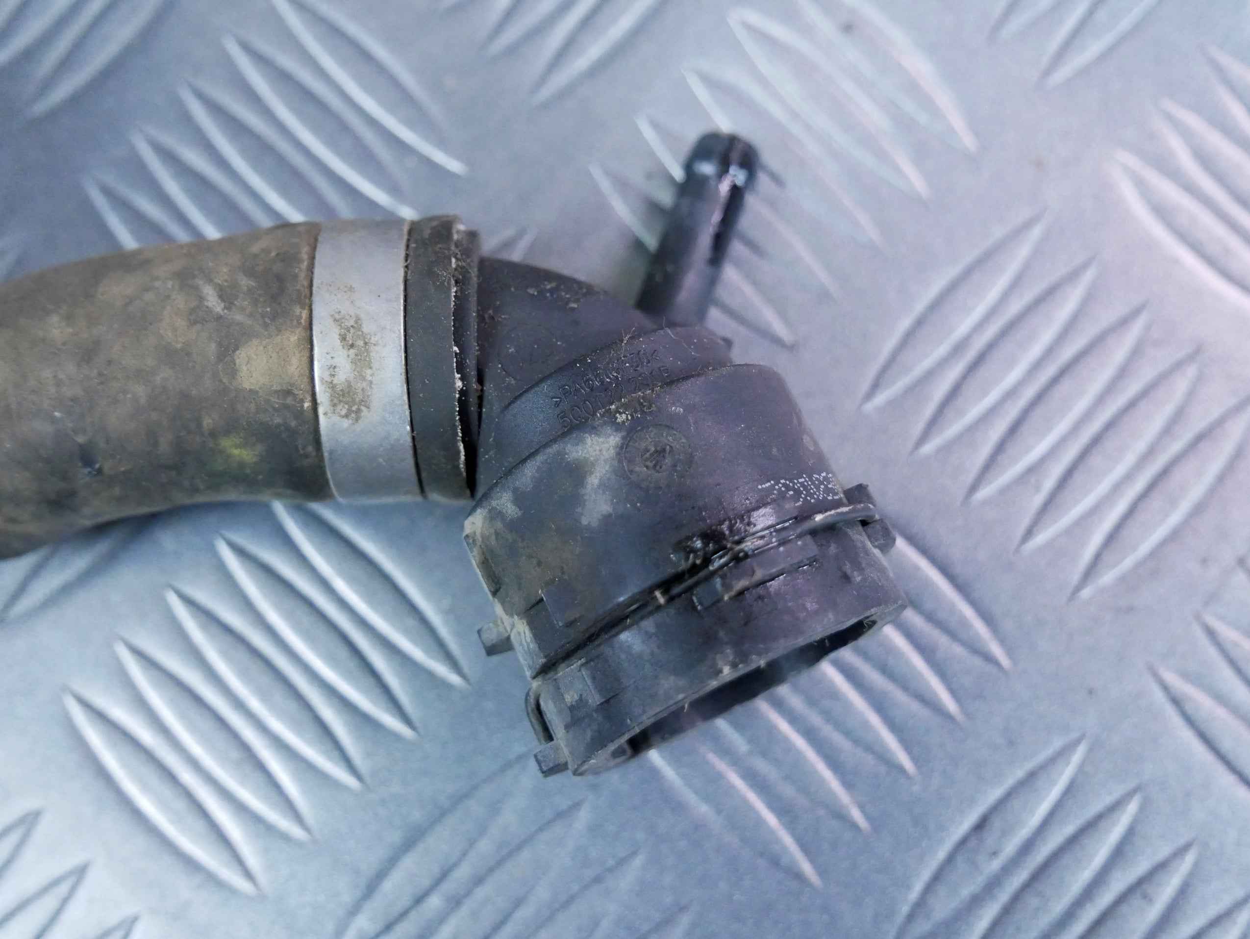 Króciec węża wody 5Q0122291P SKODA SUPERB III 1.4 TSI