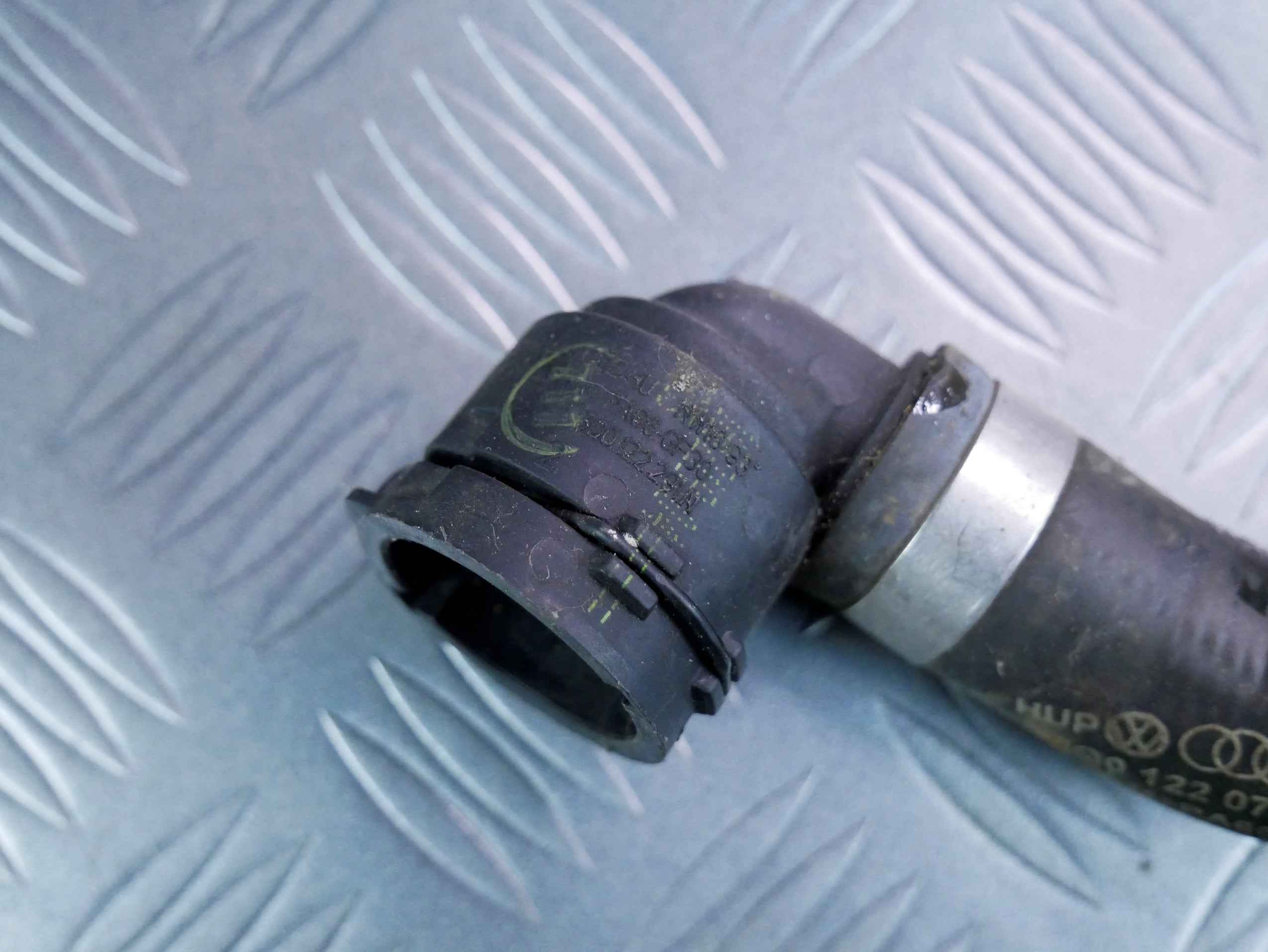 Króciec węża wody 5Q0122291N SKODA SUPERB III 1.4 TSI