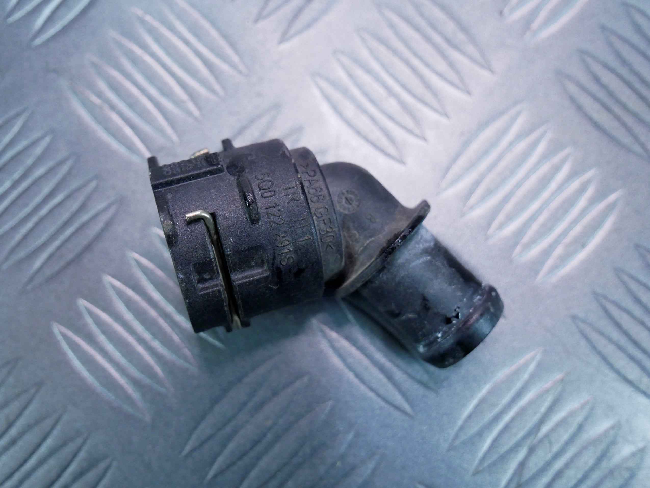 Króciec węża wody 5Q0122291S SKODA SUPERB III 1.4 TSI