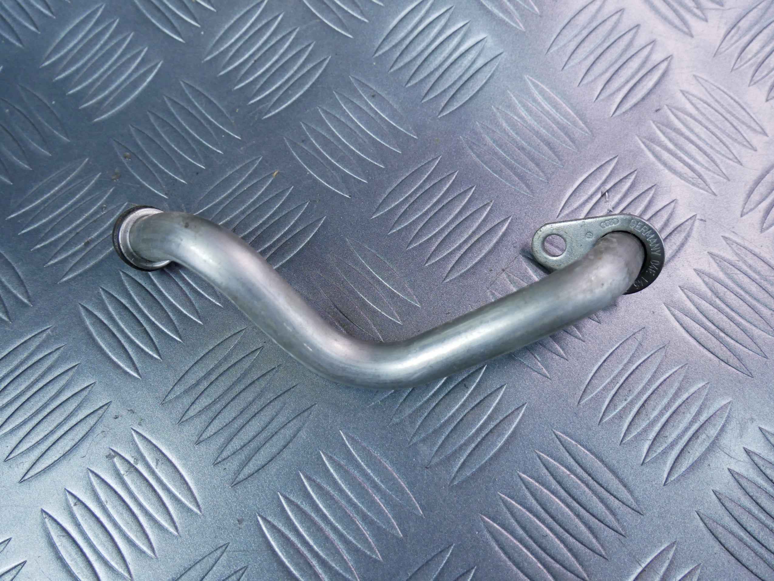 Rurka przewód olejowy 04E145135C SKODA SUPERB III 1.4 TSI