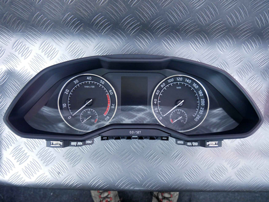 Licznik zegary 3V0920740A SKODA SUPERB III 1.4 TSI