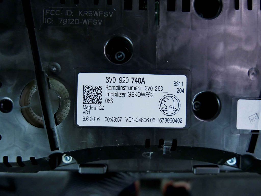 Licznik zegary 3V0920740A SKODA SUPERB III 1.4 TSI