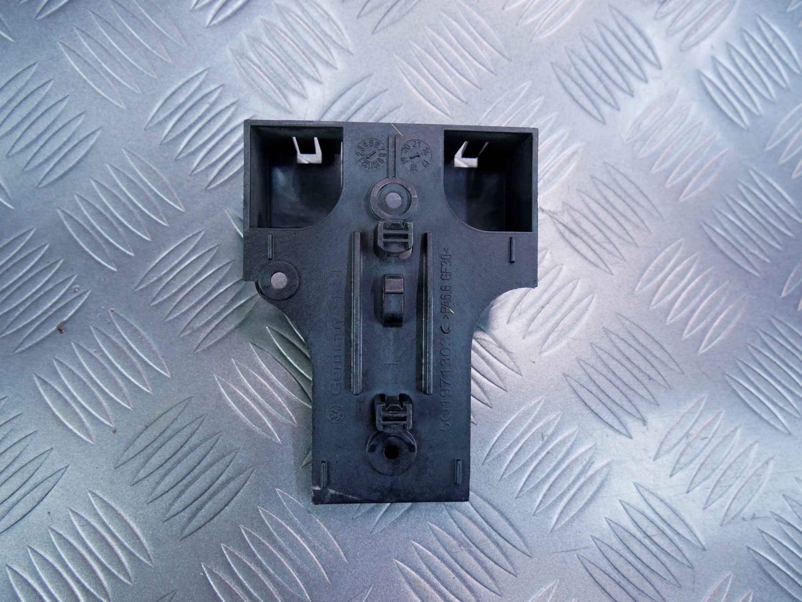 Mocowanie sterownika 5Q1971303C SKODA SUPERB III