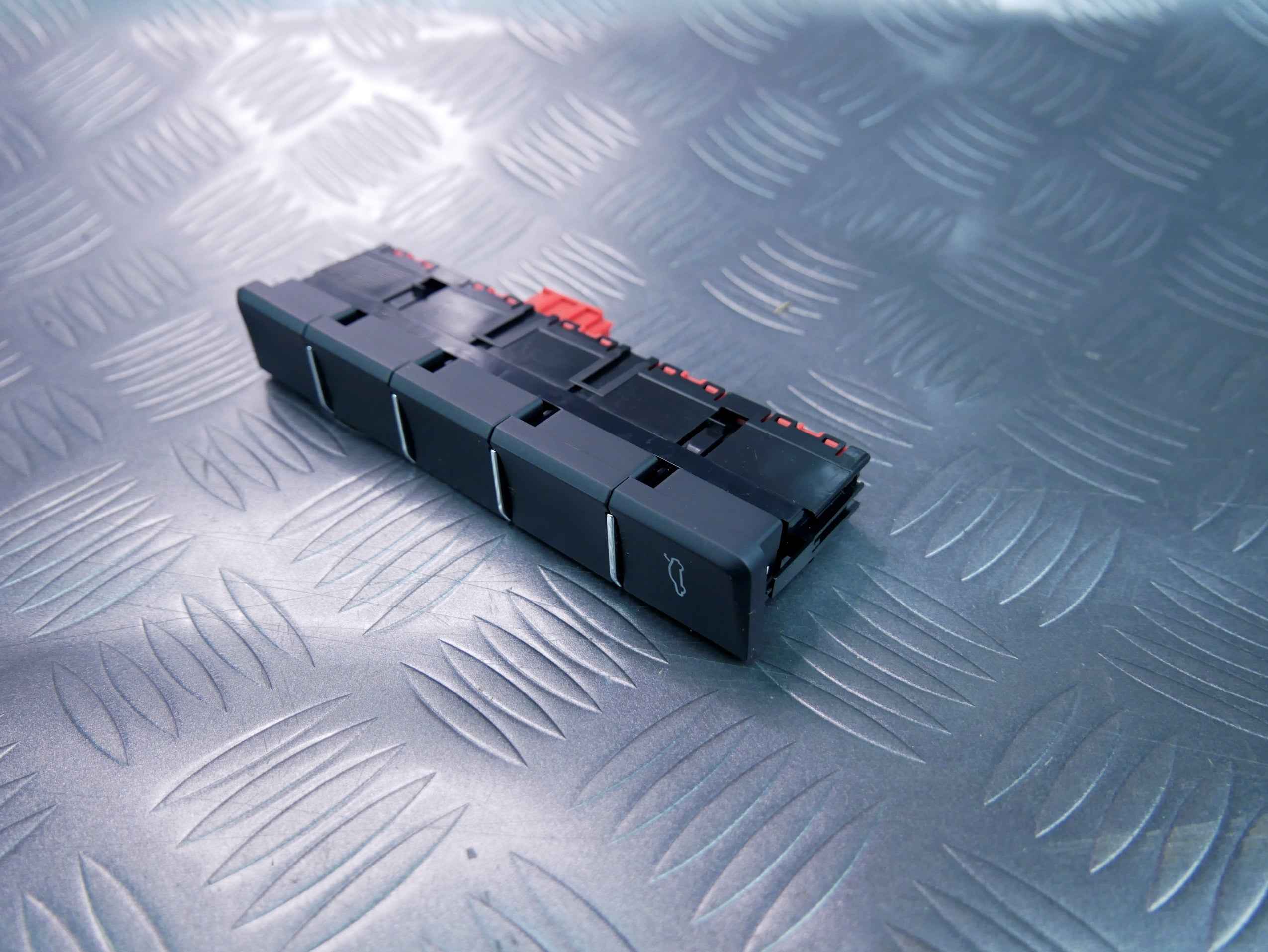 Panel przełączników przycisków 3V1927132L SKODA SUPERB III