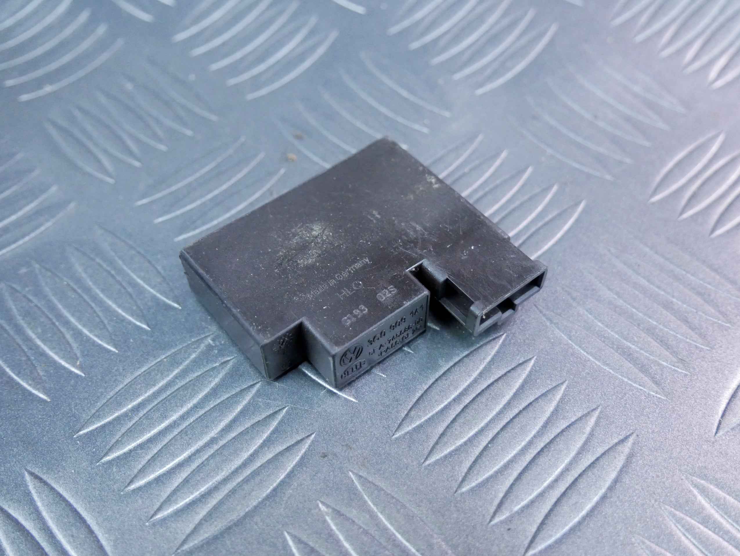 Antena KESSY 3C0909141 SKODA SUPERB III