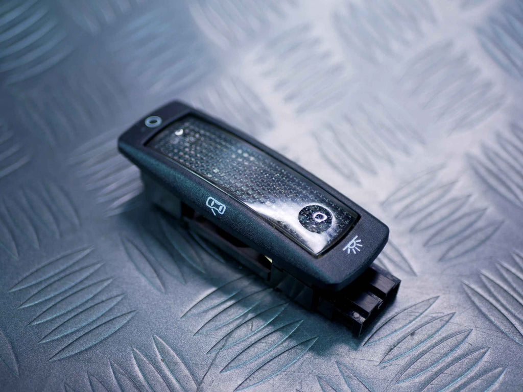 Lampka kabinowa podsufitki czarna 3B0947291 VW TIGUAN 5N0