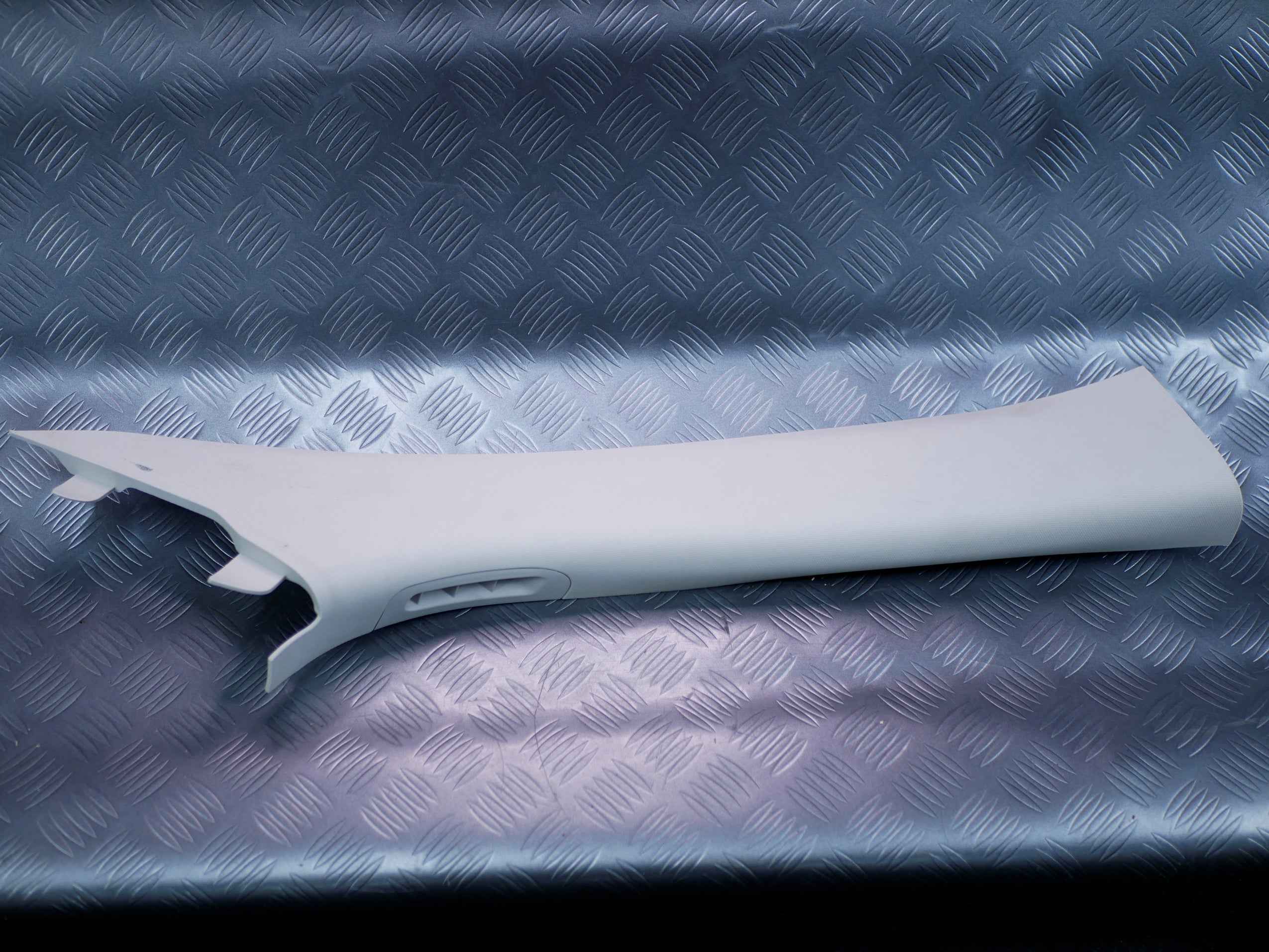 Osłona słupka przód prawa 5VK88HDAAD DODGE DURANGO LIFT 2021-