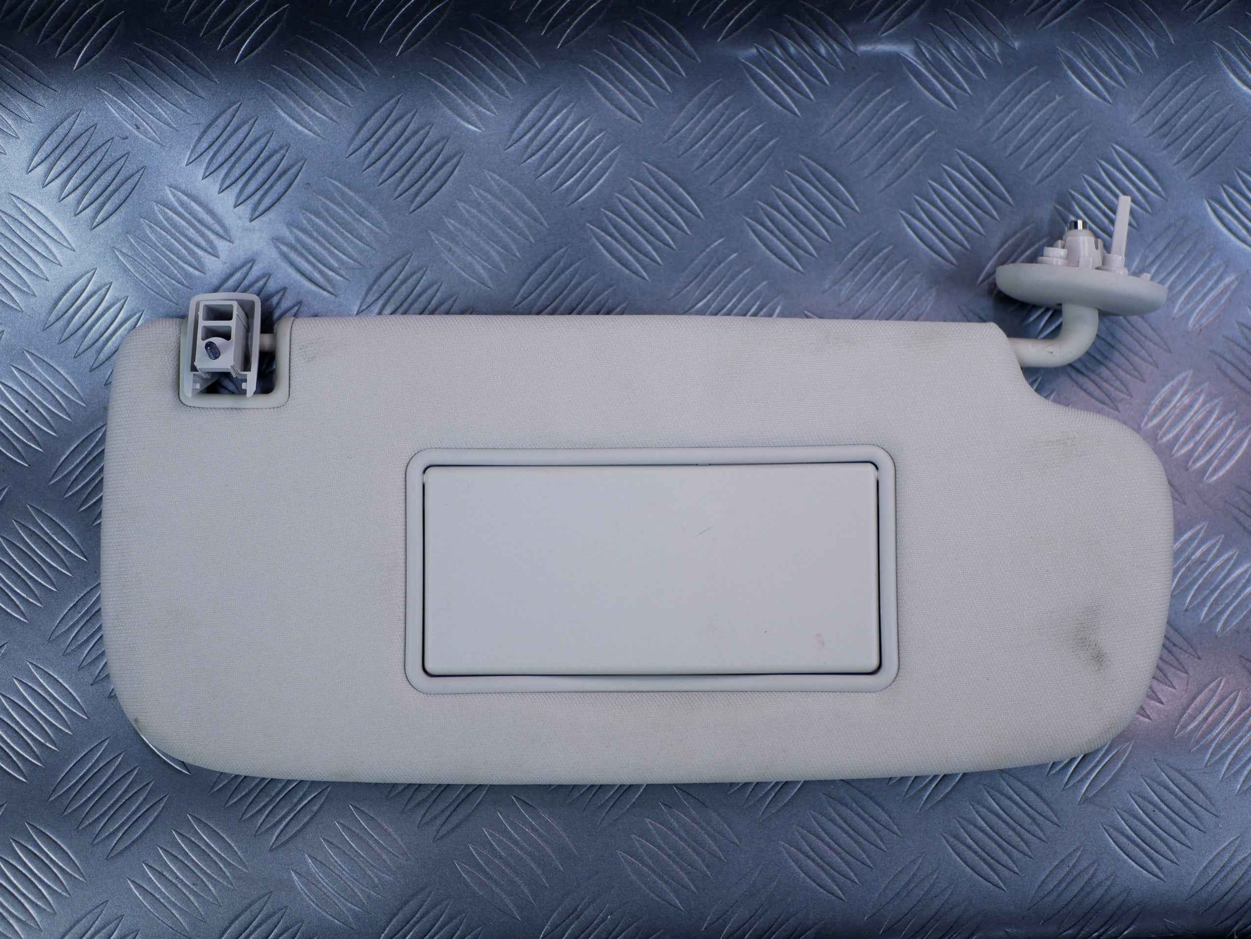 Osłona słonecznik prawy DODGE DURANGO LIFT 2021-