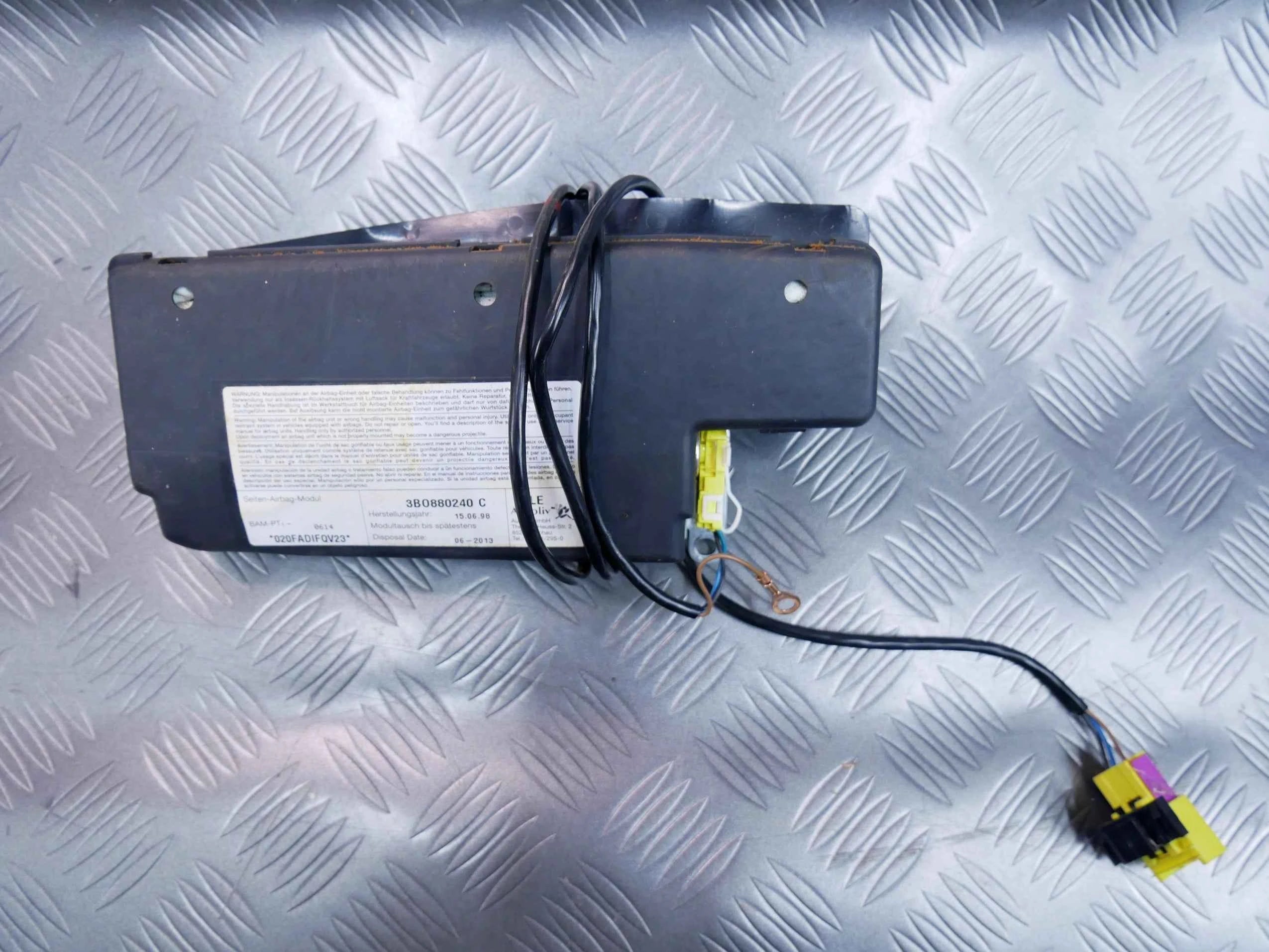 Airbag poduszka fotela prawa 3B0880240C VW GOLF IV