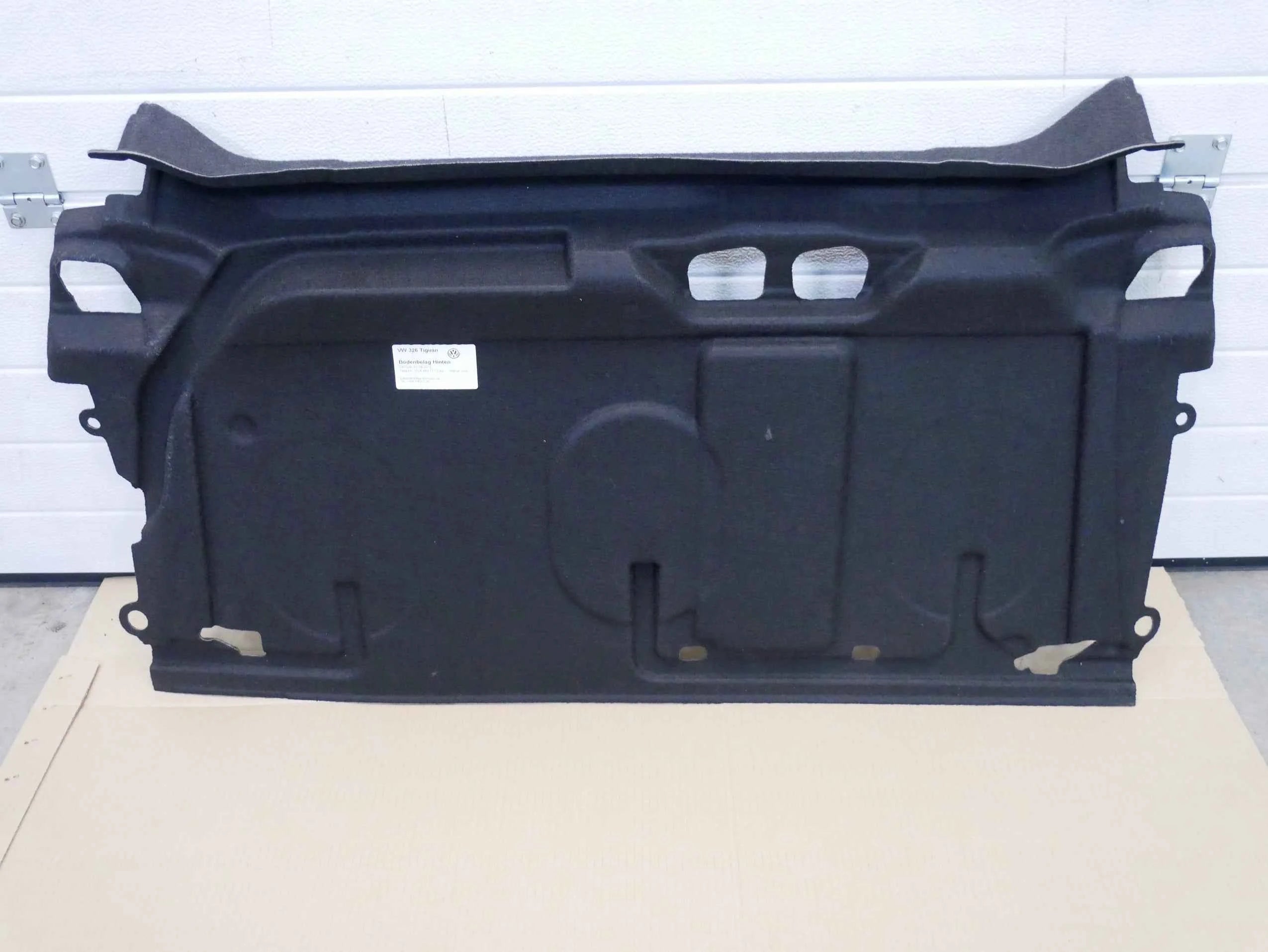 Wykładzina podłoga bagażnika 5NA863717 VW TIGUAN II 5NA