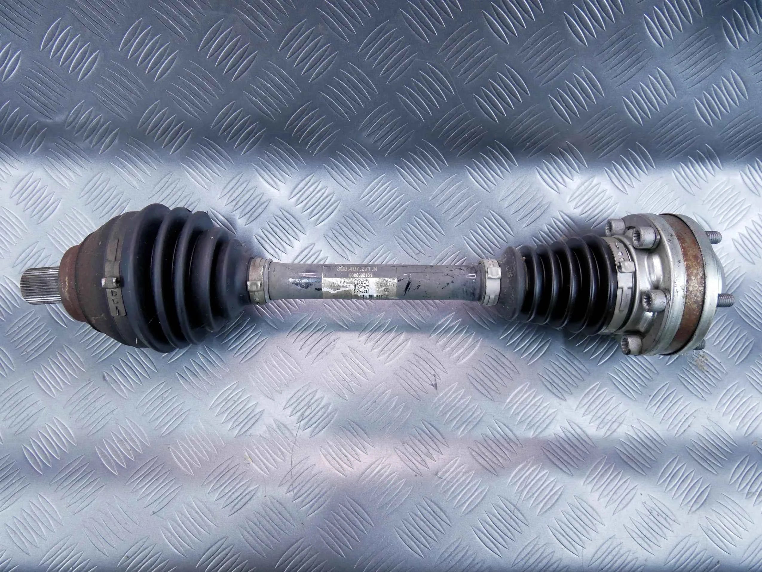 Półoś przód lewa 3Q0407271N VW TIGUAN II 5NA 2.0 TDI DSG