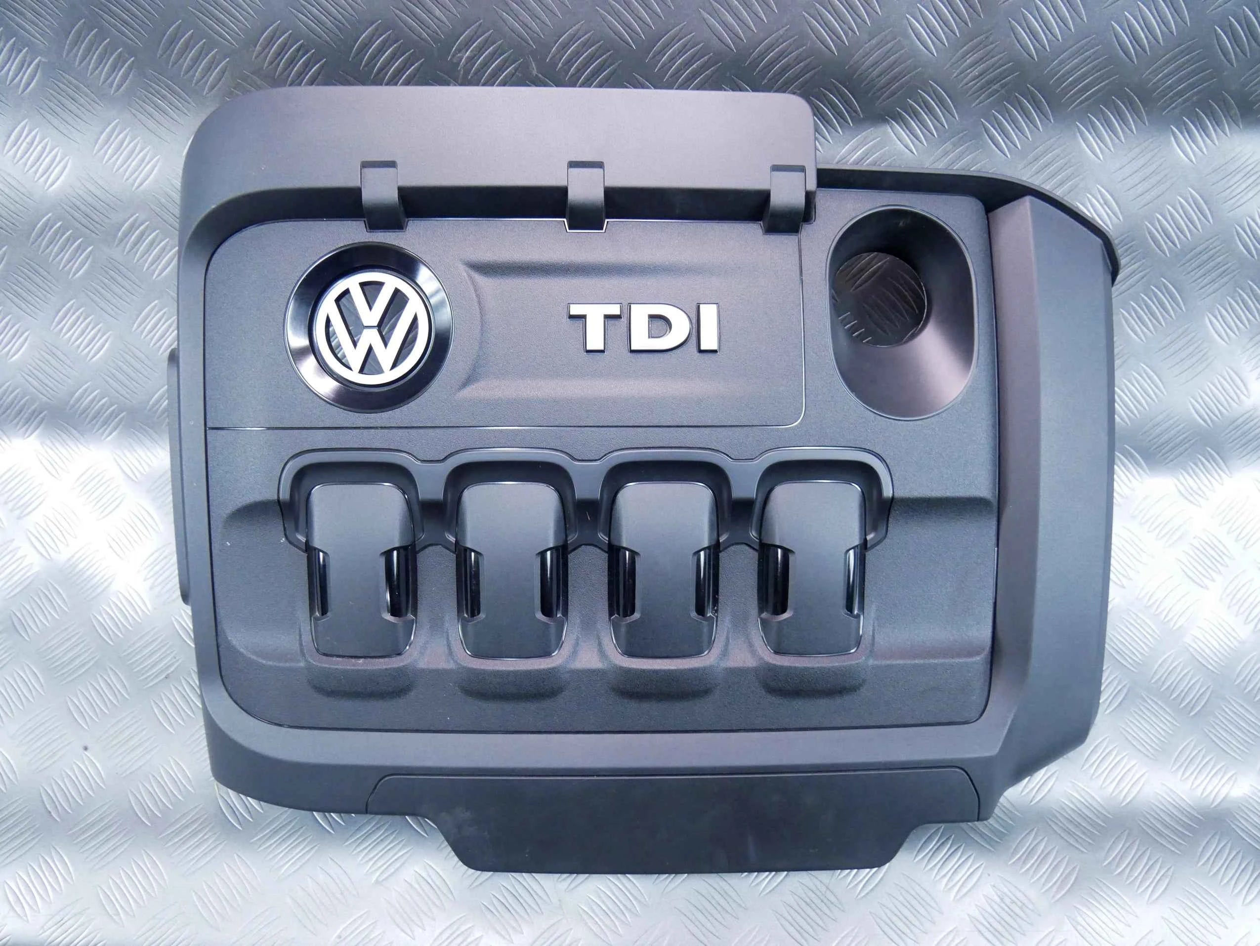 Osłona pokrywa silnika 03N103925 VW TIGUAN II 5NA 2.0 TDI
