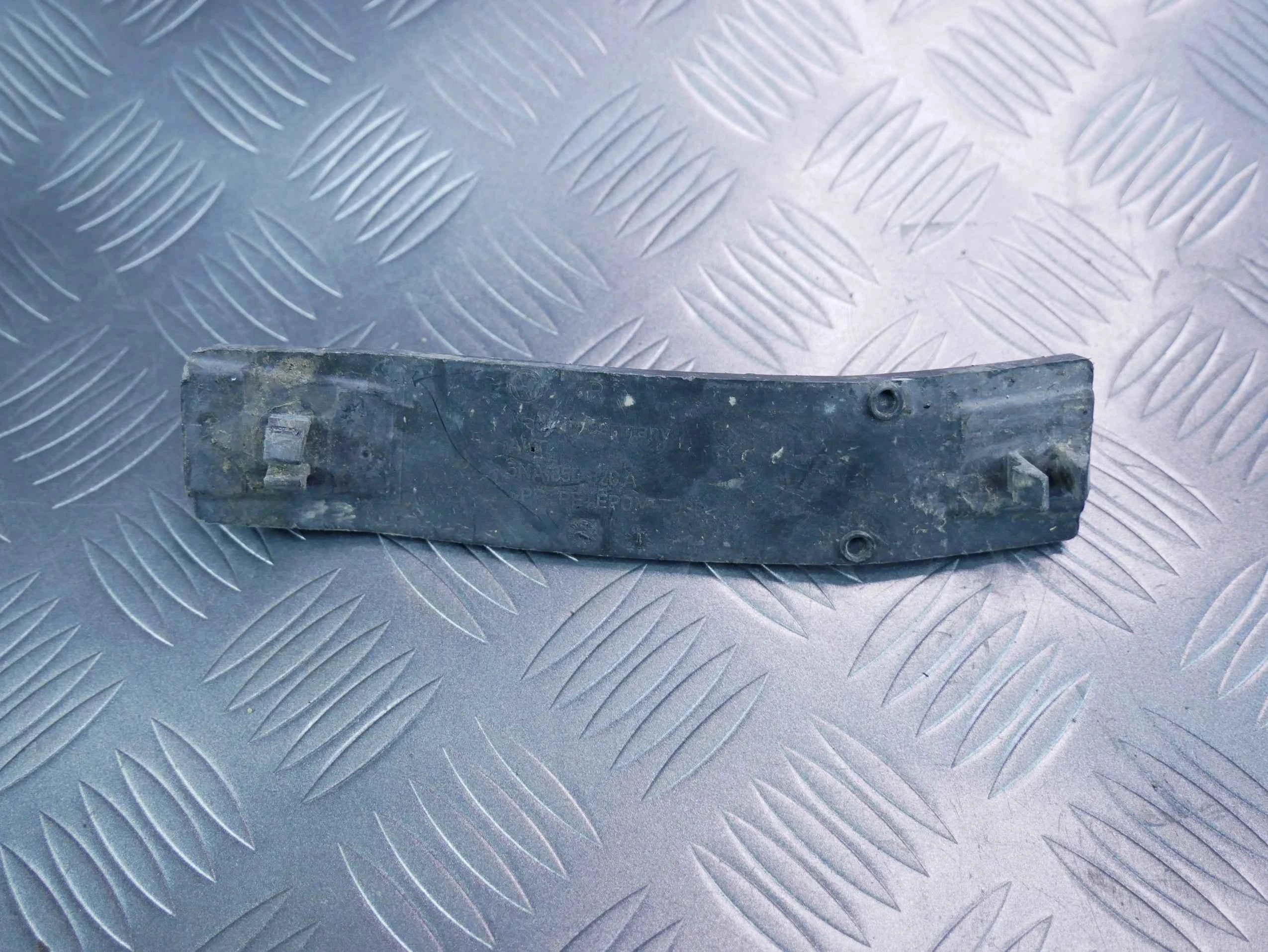 Osłona listwa błotnika 5NA854820A VW TIGUAN II 5NA