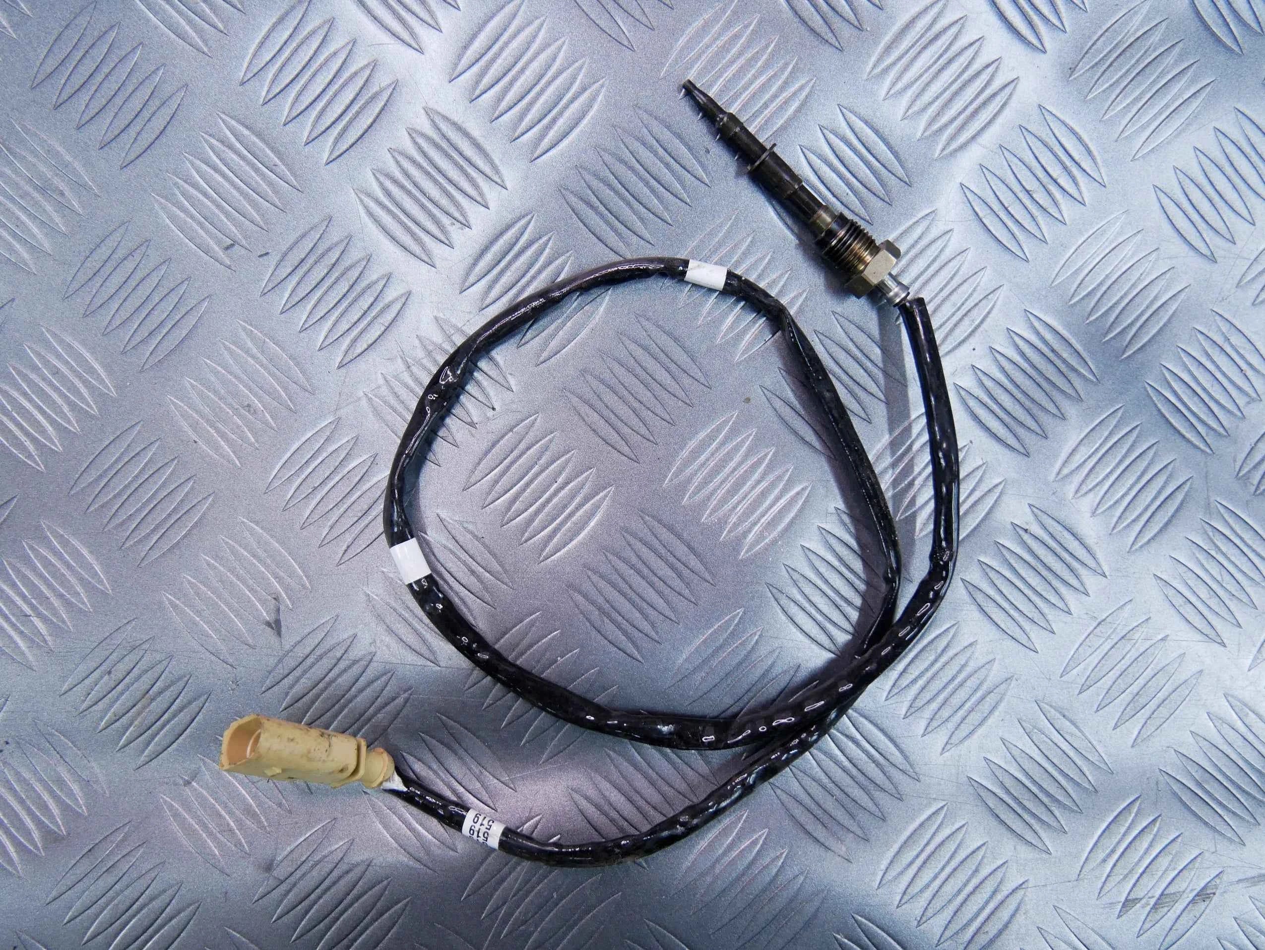 Czujnik temperatury spalin 04L906088FD VW TIGUAN II 2.0 TDI