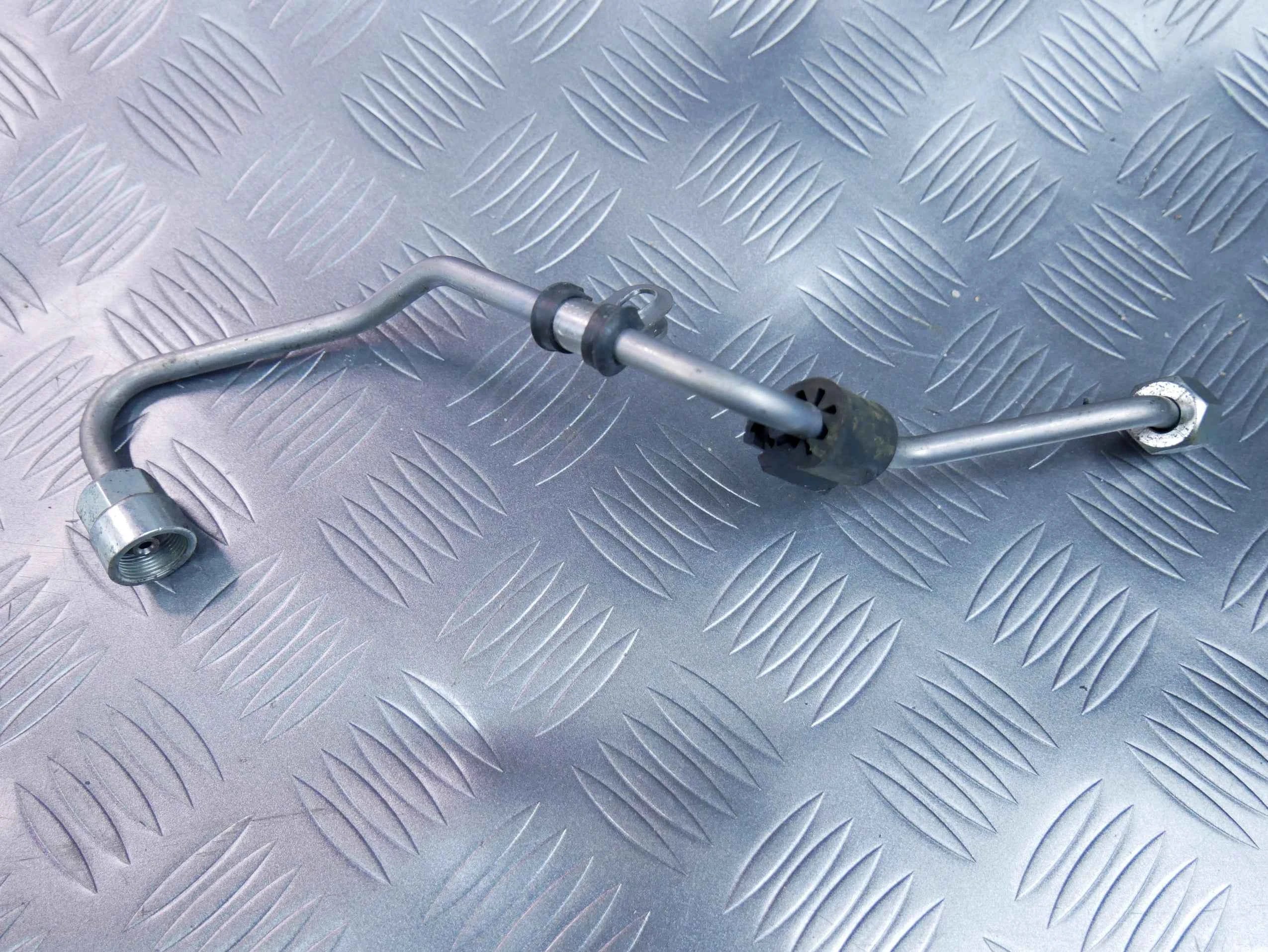 Rurka przewód paliwa 03N130321A VW TIGUAN II 2.0 TDI