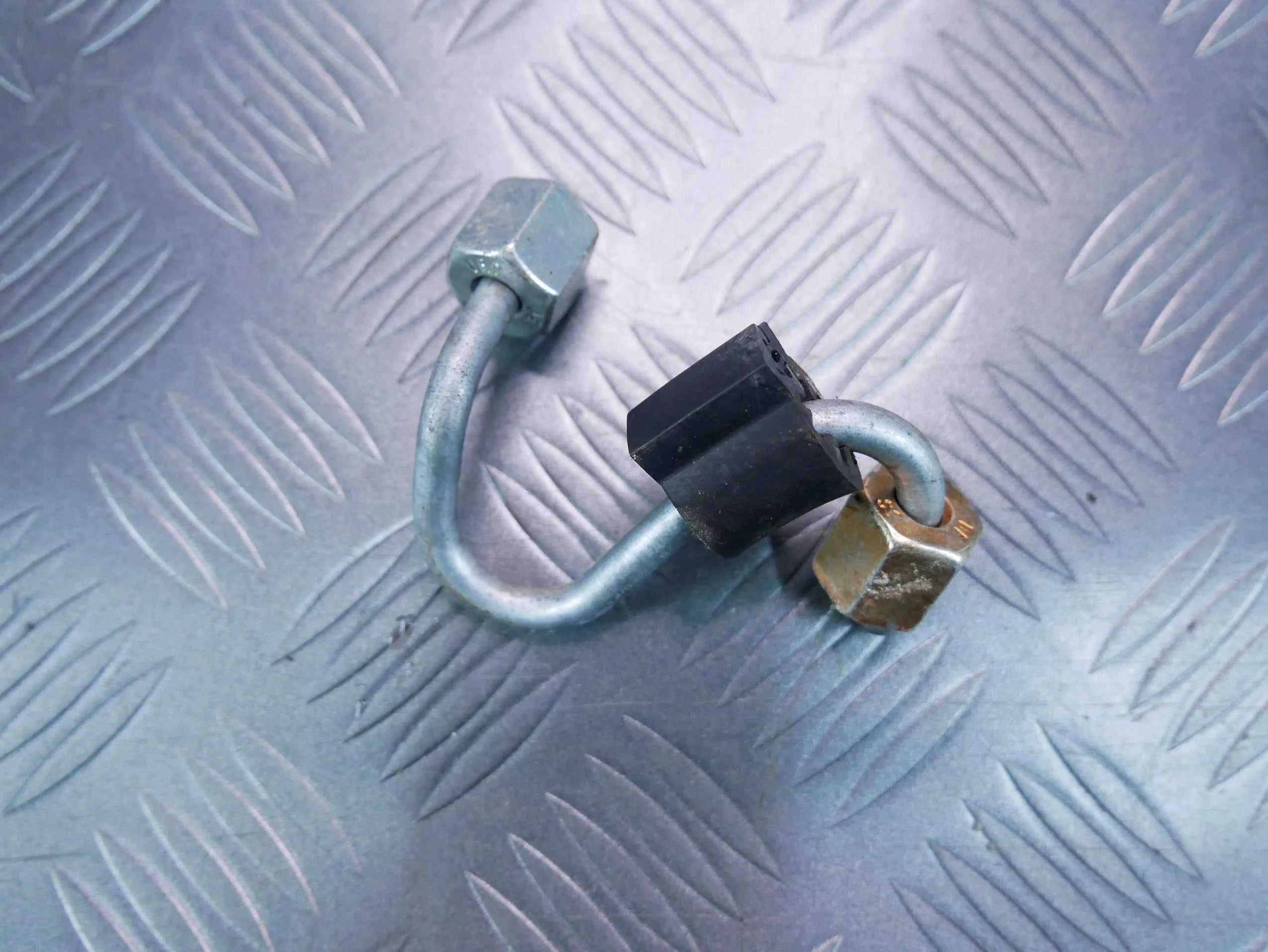 Rurka wtryskowa 03L130301AT VW TIGUAN II 2.0 TDI