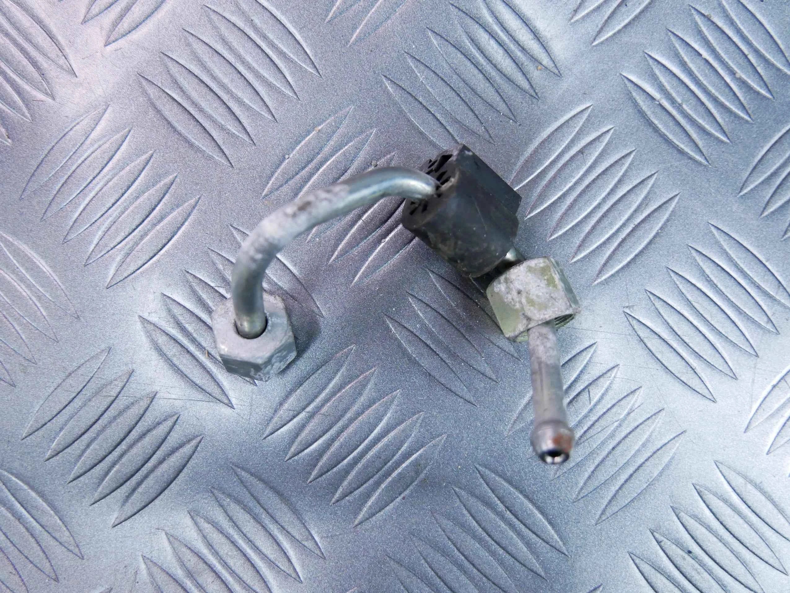 Rurka wtryskowa 03L130301BC VW TIGUAN II 2.0 TDI