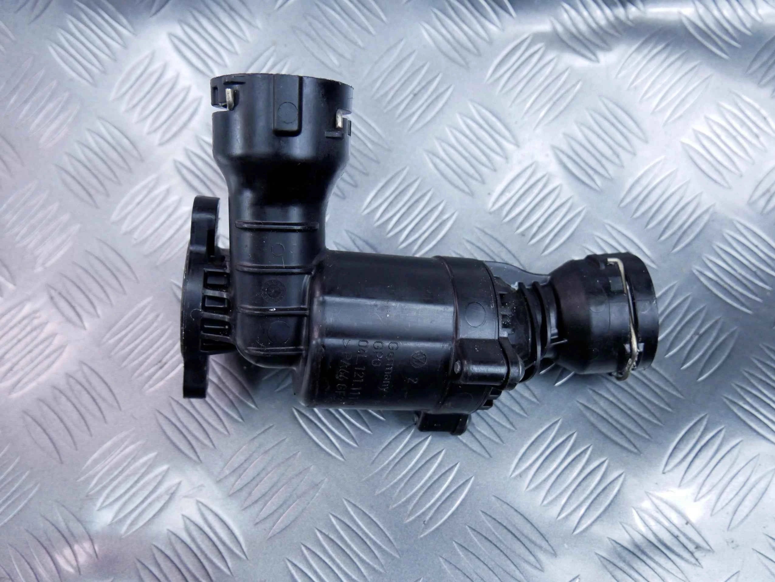 Obudowa termostatu 04L121111H VW TIGUAN II 2.0 TDI