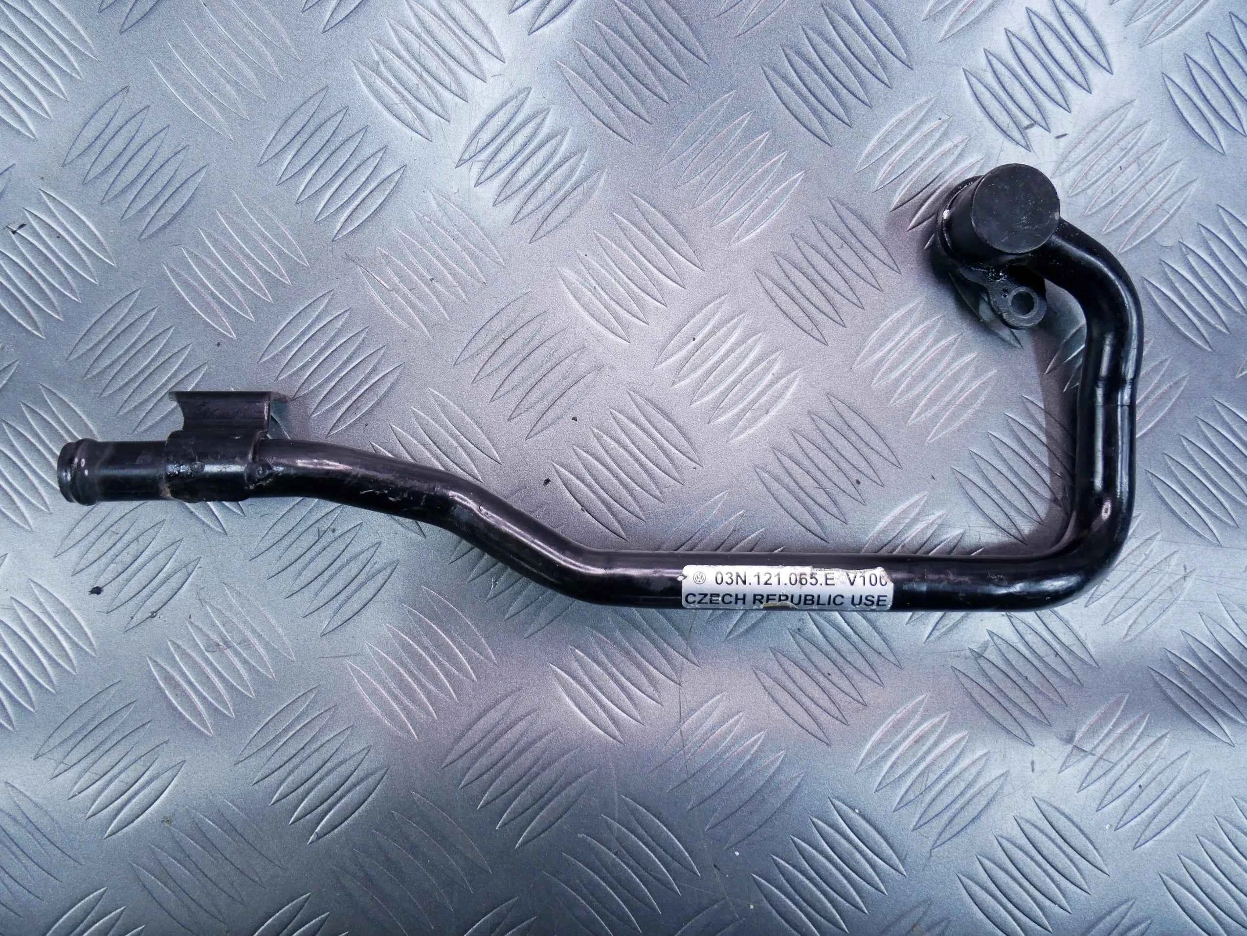 Rura przewód wody 03N121065AJ VW TIGUAN II 2.0 TDI