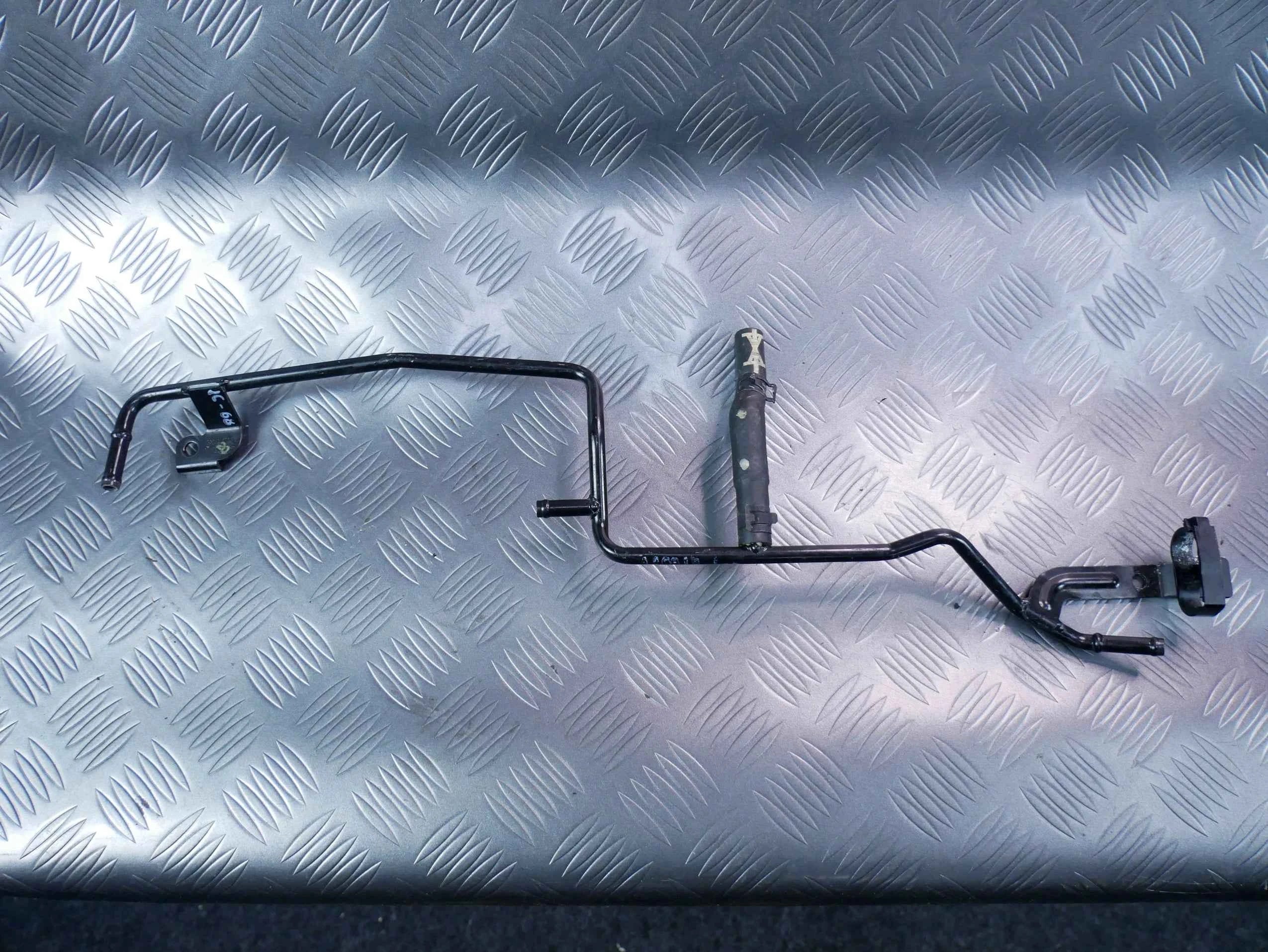 Rura przewód wody 3Q0121070G VW TIGUAN II 2.0 TDI