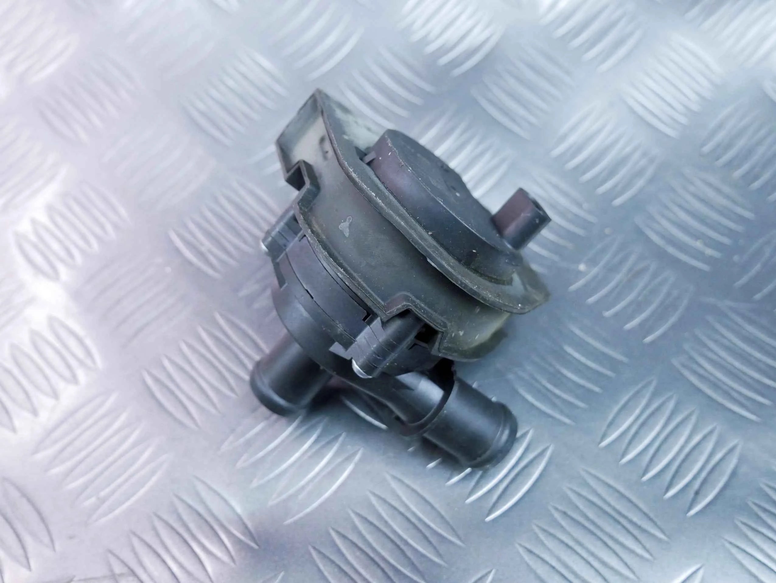 Dodatkowa pompa wody 5Q0965567 VW TIGUAN II 1.5 TSI