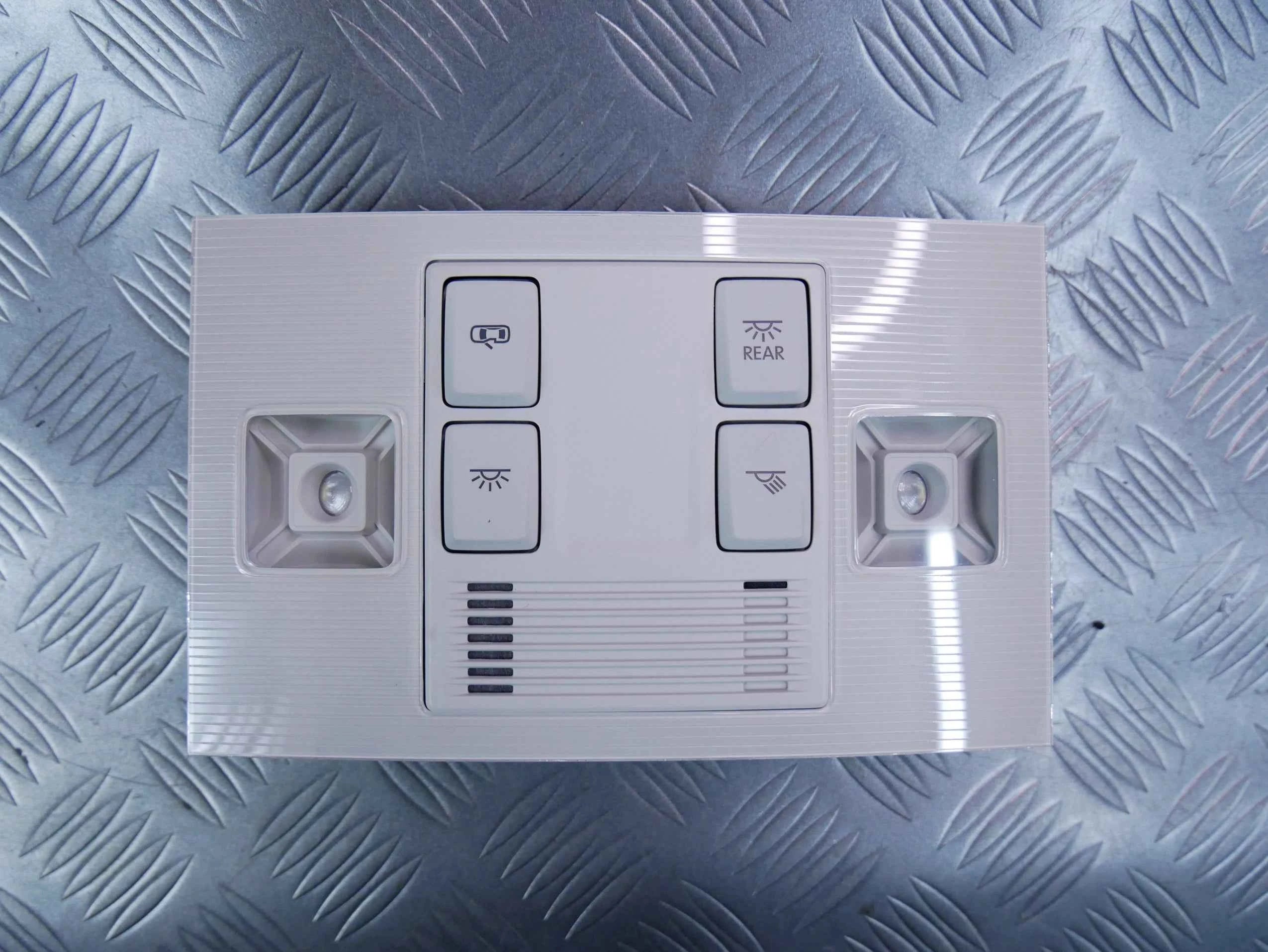 Lampka kabinowa podsufitki 5G1947105Q VW TIGUAN II 5NA