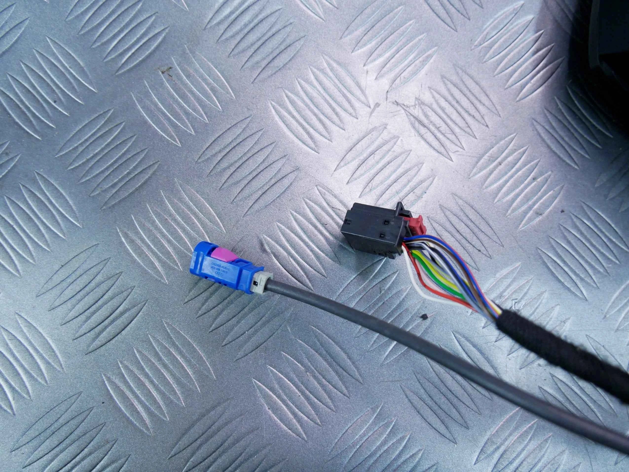 Lusterko prawe europa LC9X 13+1 PIN KAMERA VW TIGUAN II 5NA