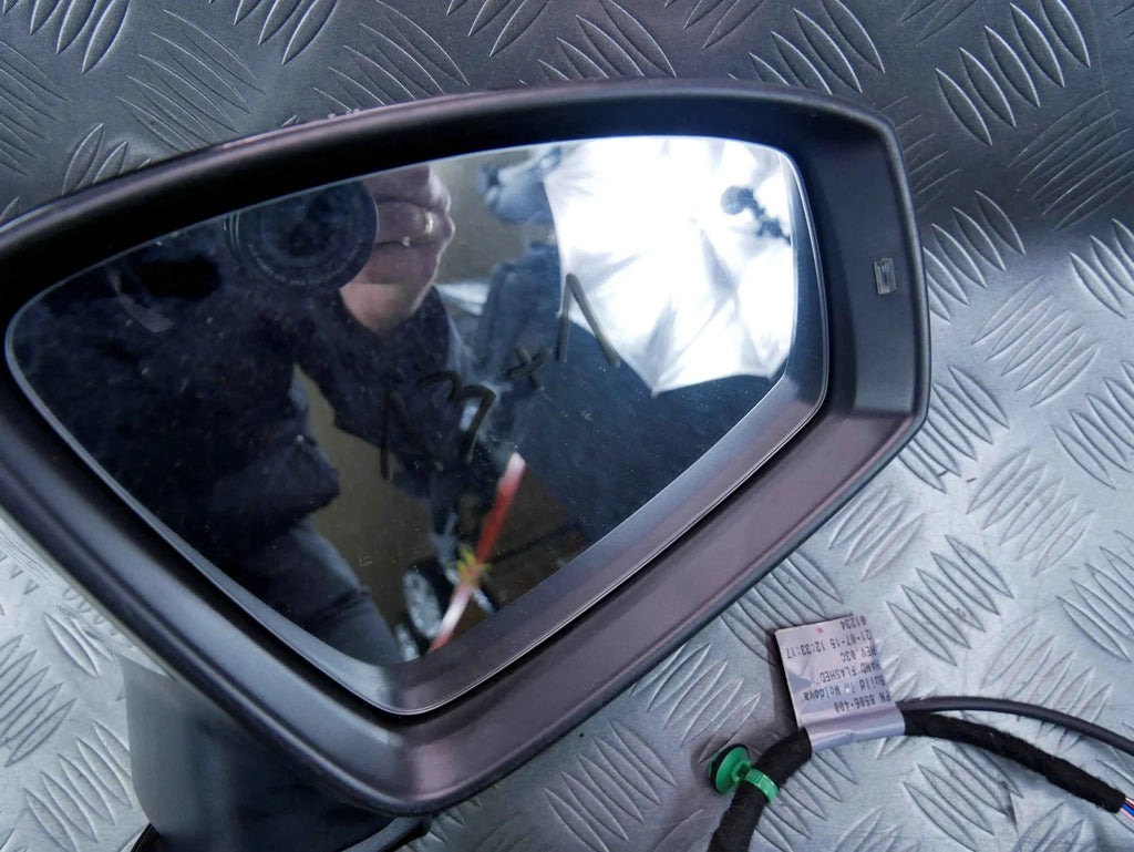 Lusterko prawe europa LC9X 13+1 PIN KAMERA VW TIGUAN II 5NA