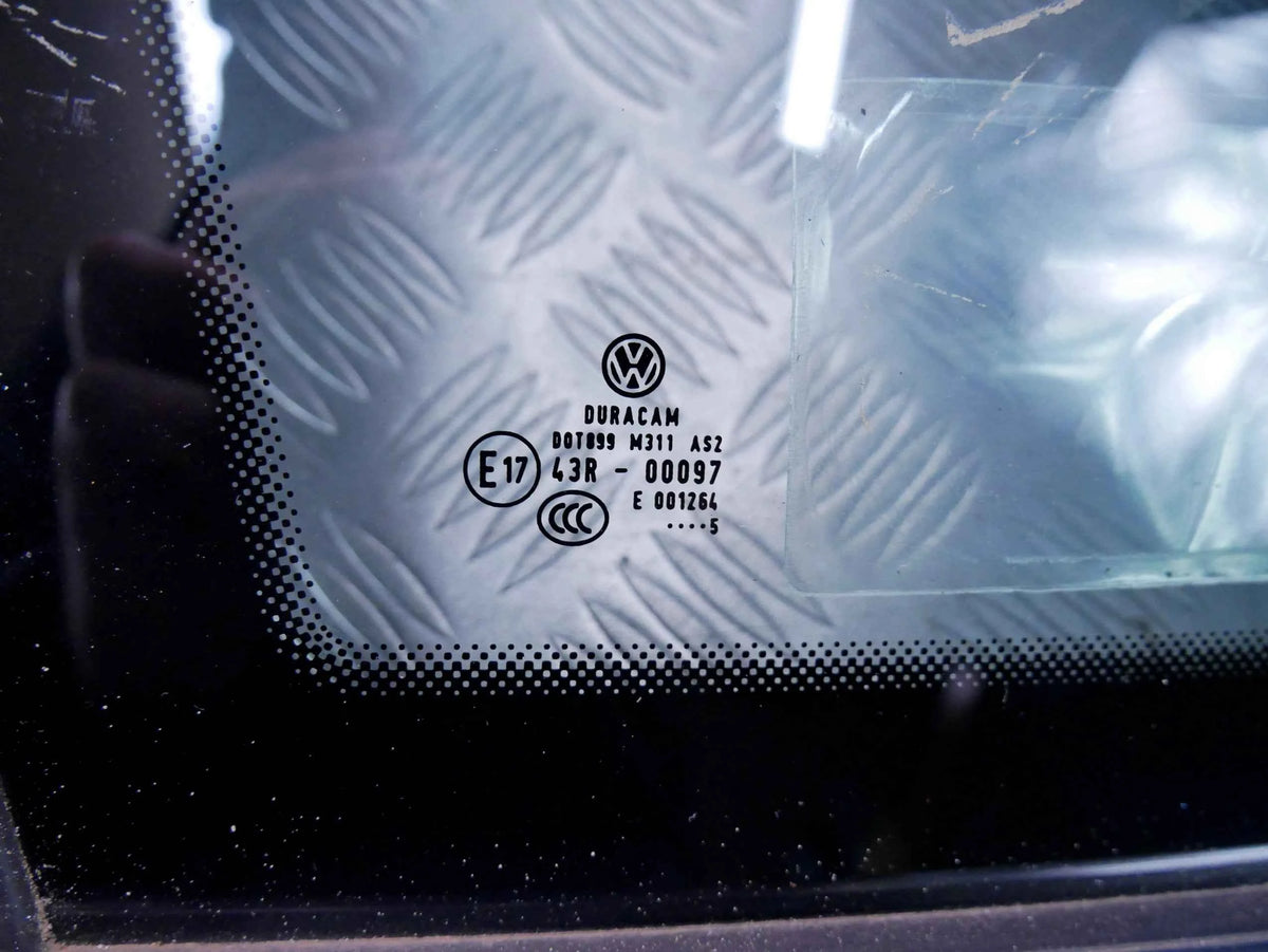Szyba karoseryjna tył lewa chrom AS2 VW TIGUAN II 5NA 2015