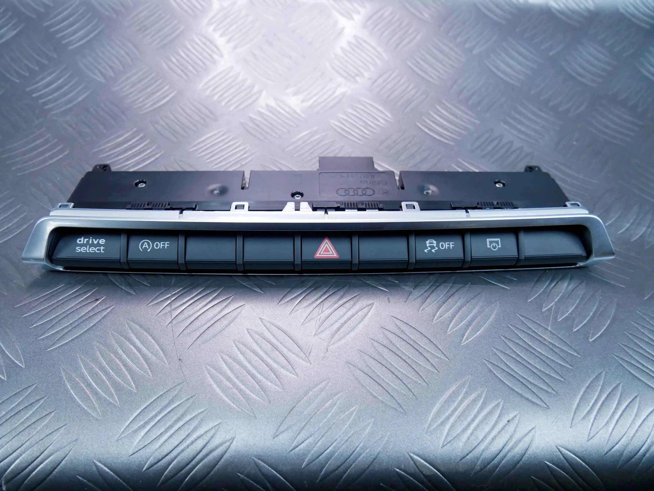 Panel przełączników DRIVE SELECT 81A925301J AUDI Q2 81A