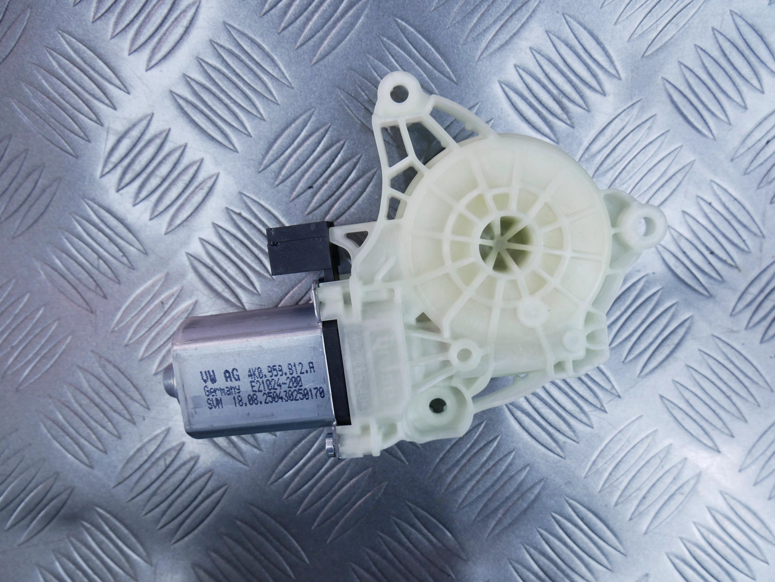 Silniczek podnośnik szyby NOWY OEM 4K0959812A AUDI Q4 VW ID.3 ID.4