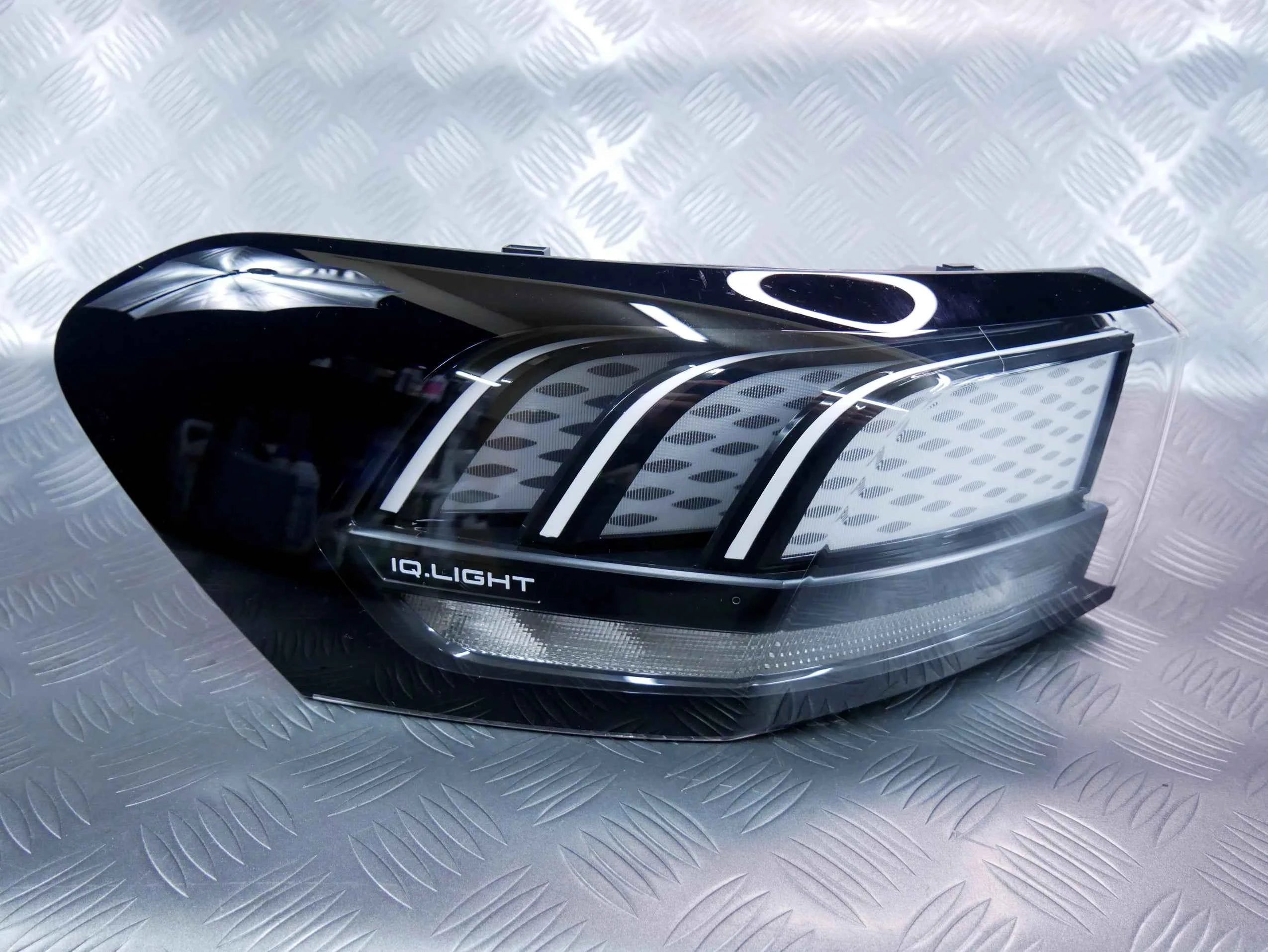 Lampa tył tylna lewa LED IQ LIGHT NOWA OEM 14B945207A VW ID.7 ID7