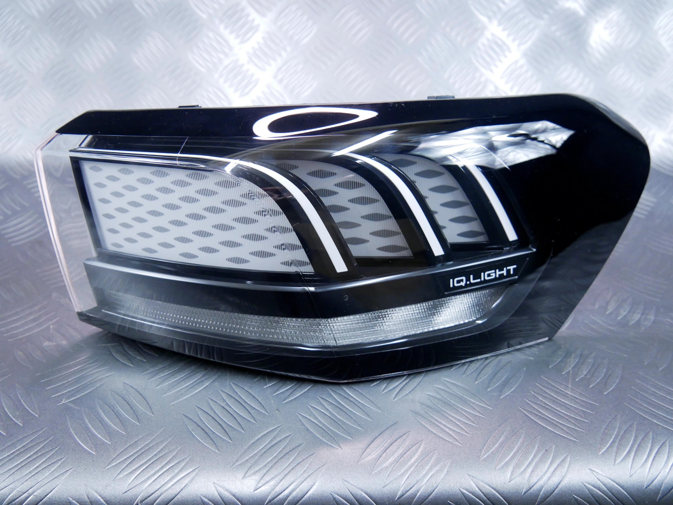 Lampa tył tylna prawa LED IQ LIGHT NOWA OEM 14B945208A VW ID.7 ID7