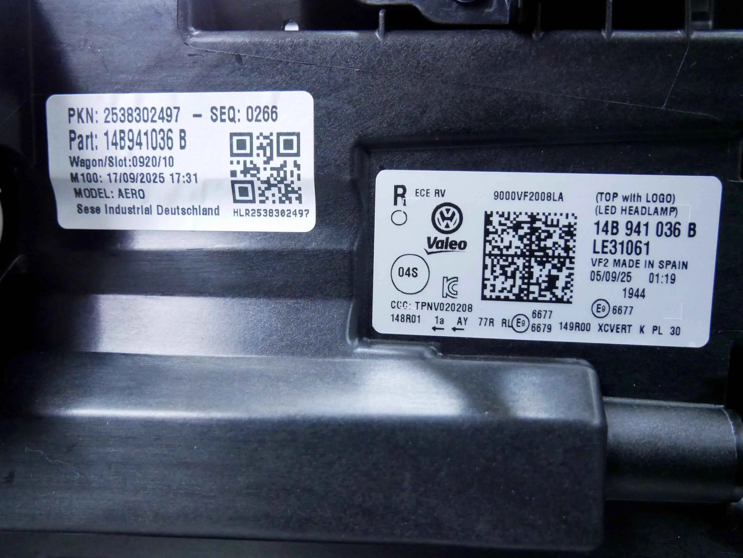 Lampa przód prawa FULL LED IQ LIGHT NOWA OEM 14B941036B VW ID.7 ID7