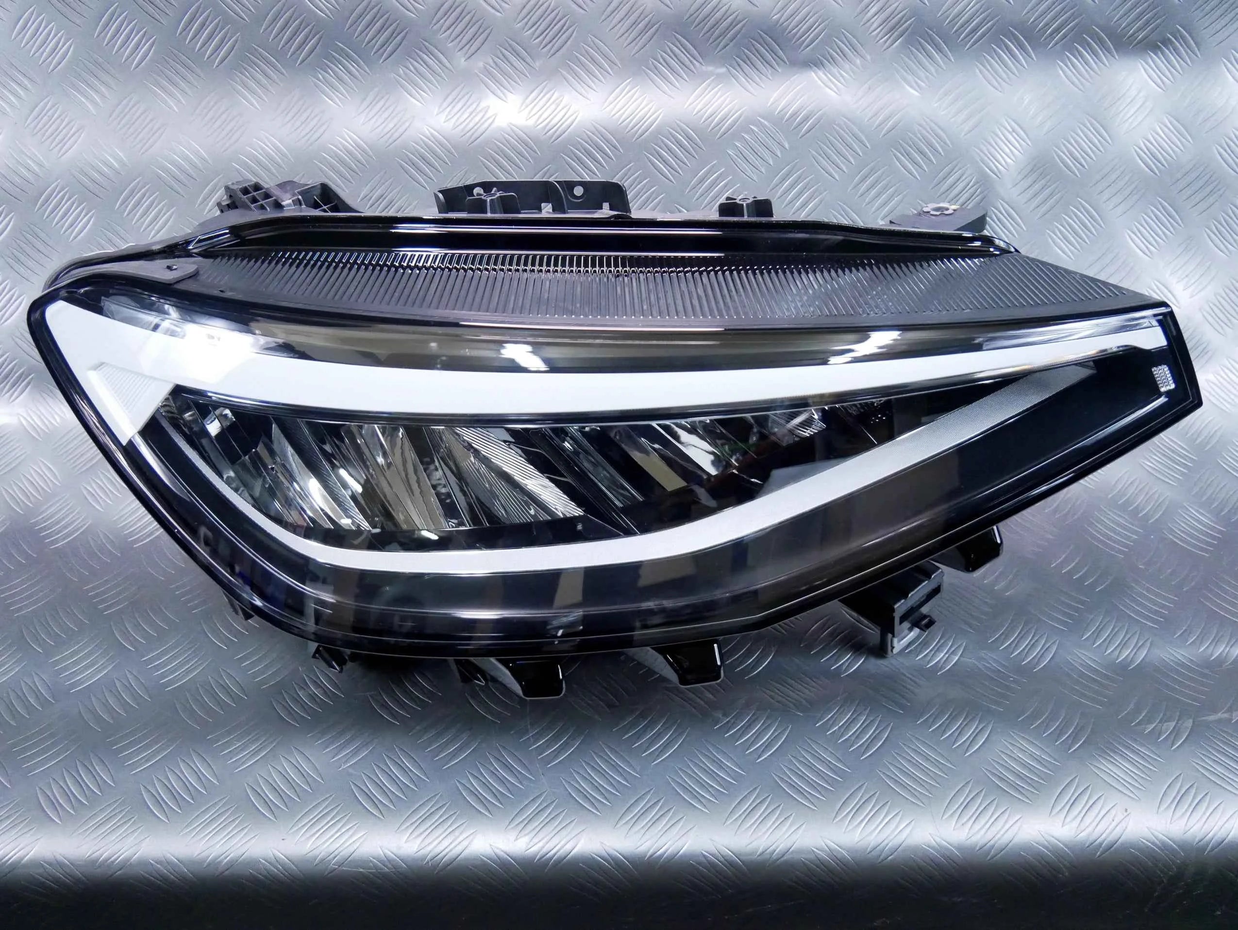 Lampa przód prawa FULL LED NOWA OEM 11B941006B VW ID.4 ID.5 ID4 ID5