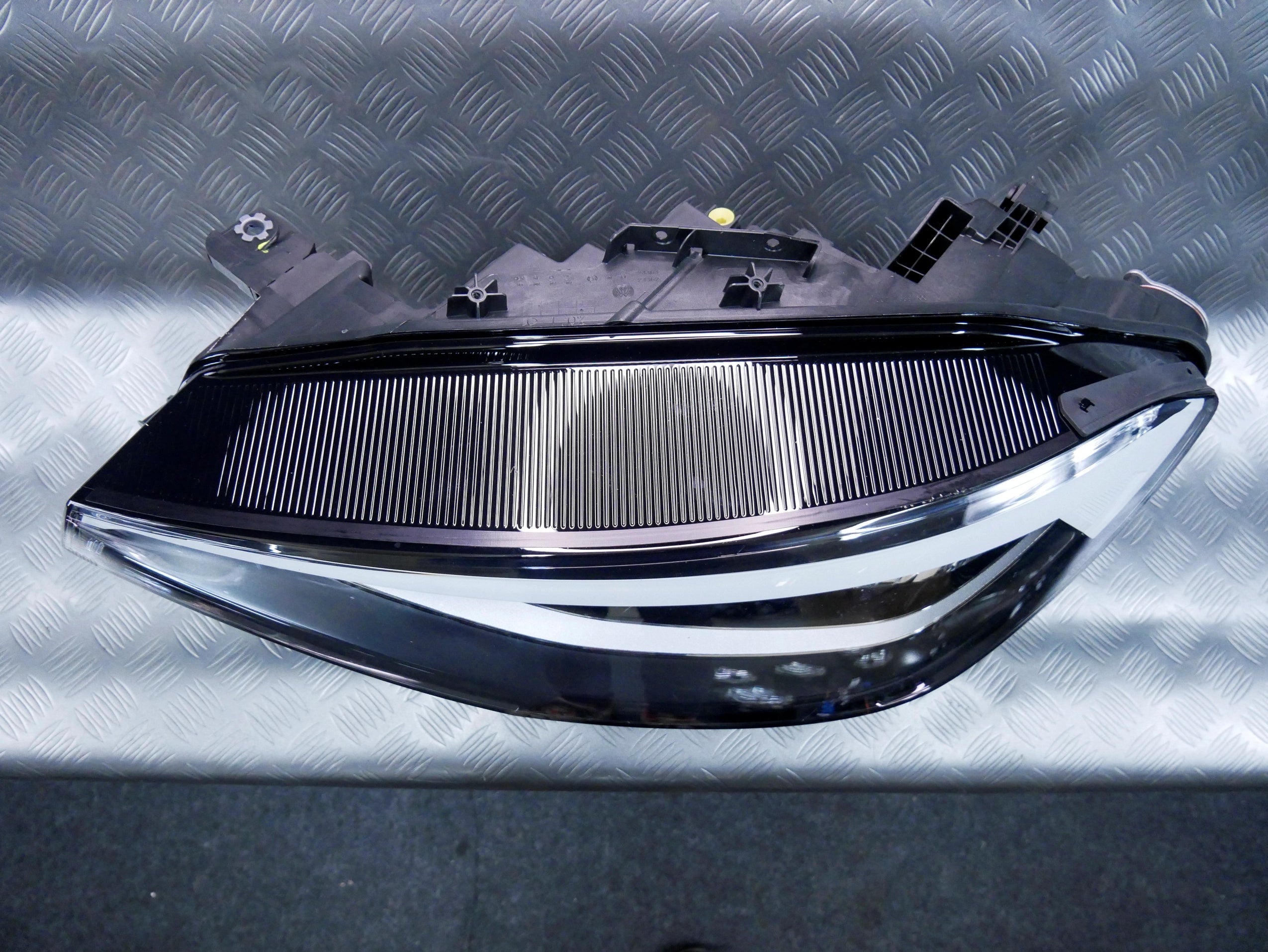 Lampa przód lewa FULL LED NOWA OEM 11B941005B VW ID.4 ID.5 ID4 ID5