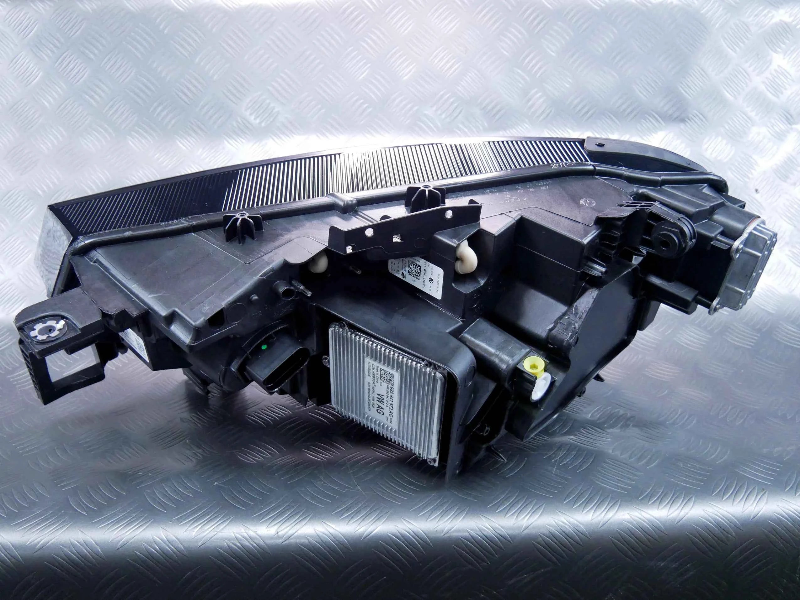 Lampa przód prawa MATRIX NOWA OEM 11B941036M VW ID.4 ID.5 ID4 ID5